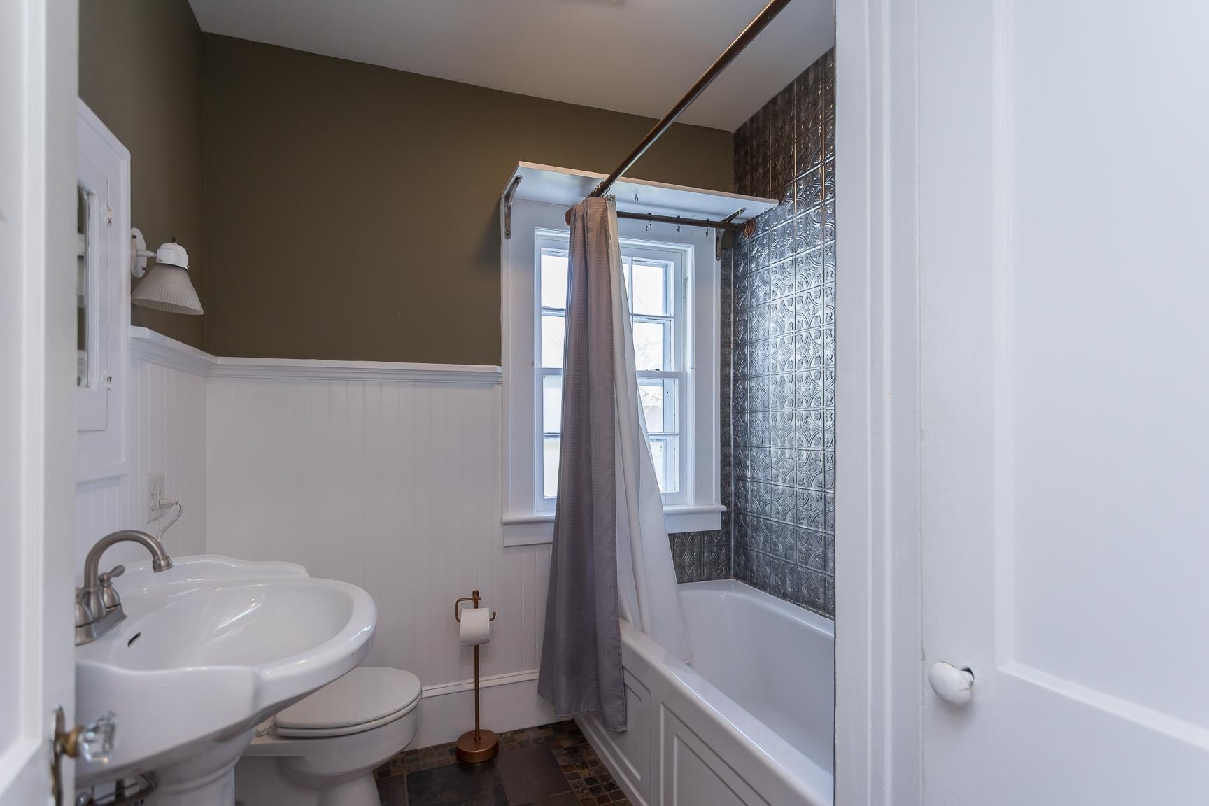 355-357 FRANKLIN ST, HARRISONBURG, Virginia 22801, 6 Bedrooms Bedrooms, ,2 BathroomsBathrooms,Residential,355-357 FRANKLIN ST,667291 MLS # 667291
