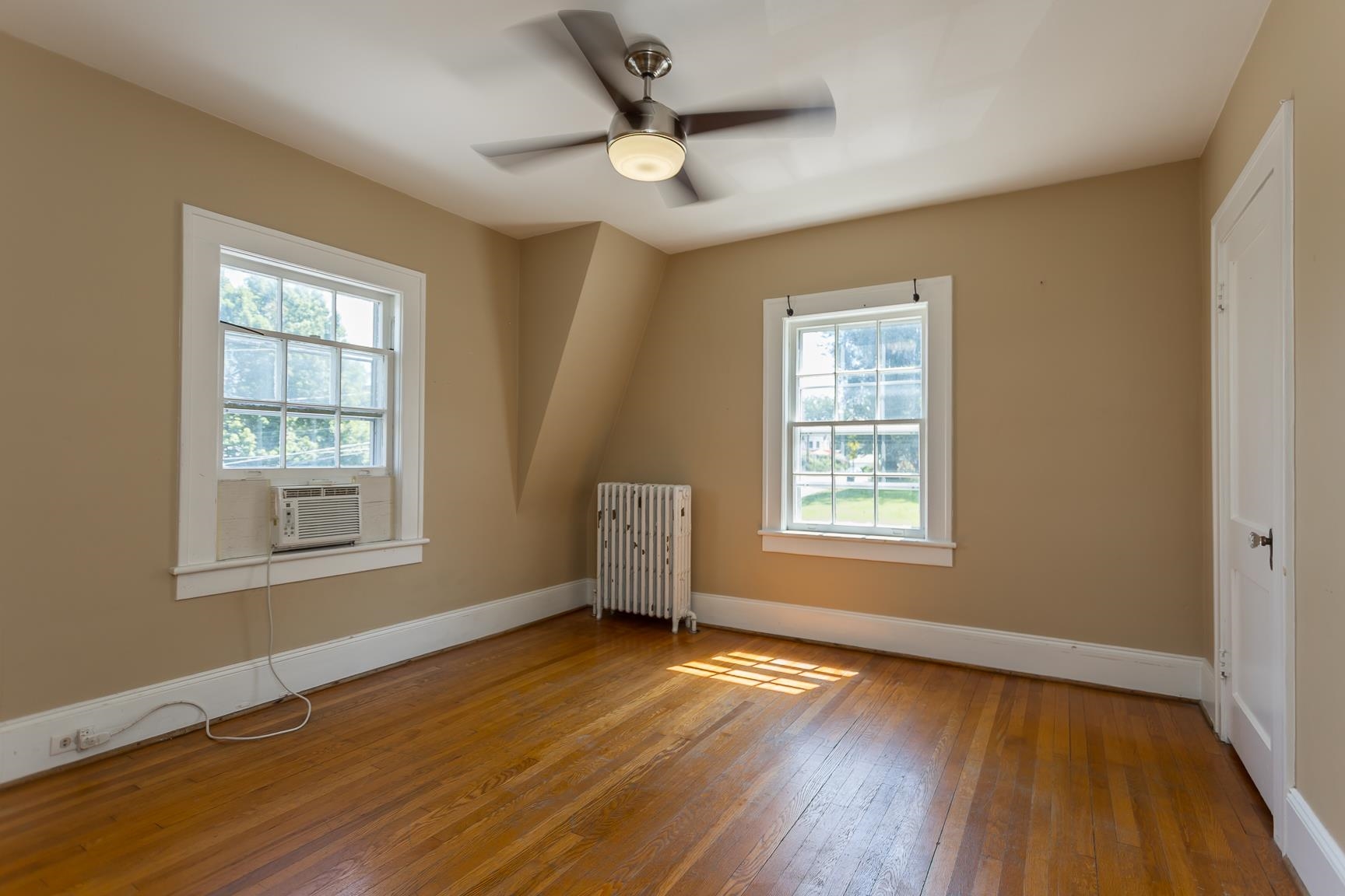 355-357 FRANKLIN ST, HARRISONBURG, Virginia 22801, 6 Bedrooms Bedrooms, ,2 BathroomsBathrooms,Residential,355-357 FRANKLIN ST,667291 MLS # 667291
