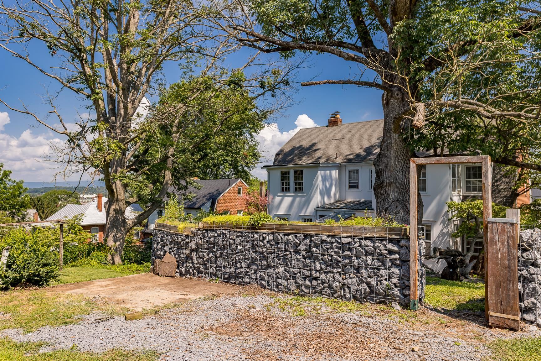 355-357 FRANKLIN ST, HARRISONBURG, Virginia 22801, 6 Bedrooms Bedrooms, ,2 BathroomsBathrooms,Residential,355-357 FRANKLIN ST,667291 MLS # 667291
