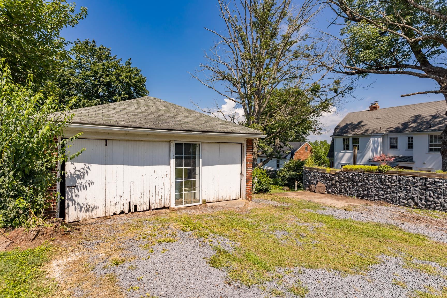 355-357 FRANKLIN ST, HARRISONBURG, Virginia 22801, 6 Bedrooms Bedrooms, ,2 BathroomsBathrooms,Residential,355-357 FRANKLIN ST,667291 MLS # 667291