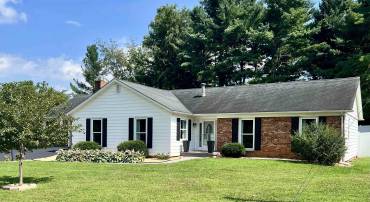 163 CAMBRIDGE DR, STUARTS DRAFT, Virginia 24477, 4 Bedrooms Bedrooms, ,2 BathroomsBathrooms,Residential,Knicley,163 CAMBRIDGE DR,667292 MLS # 667292