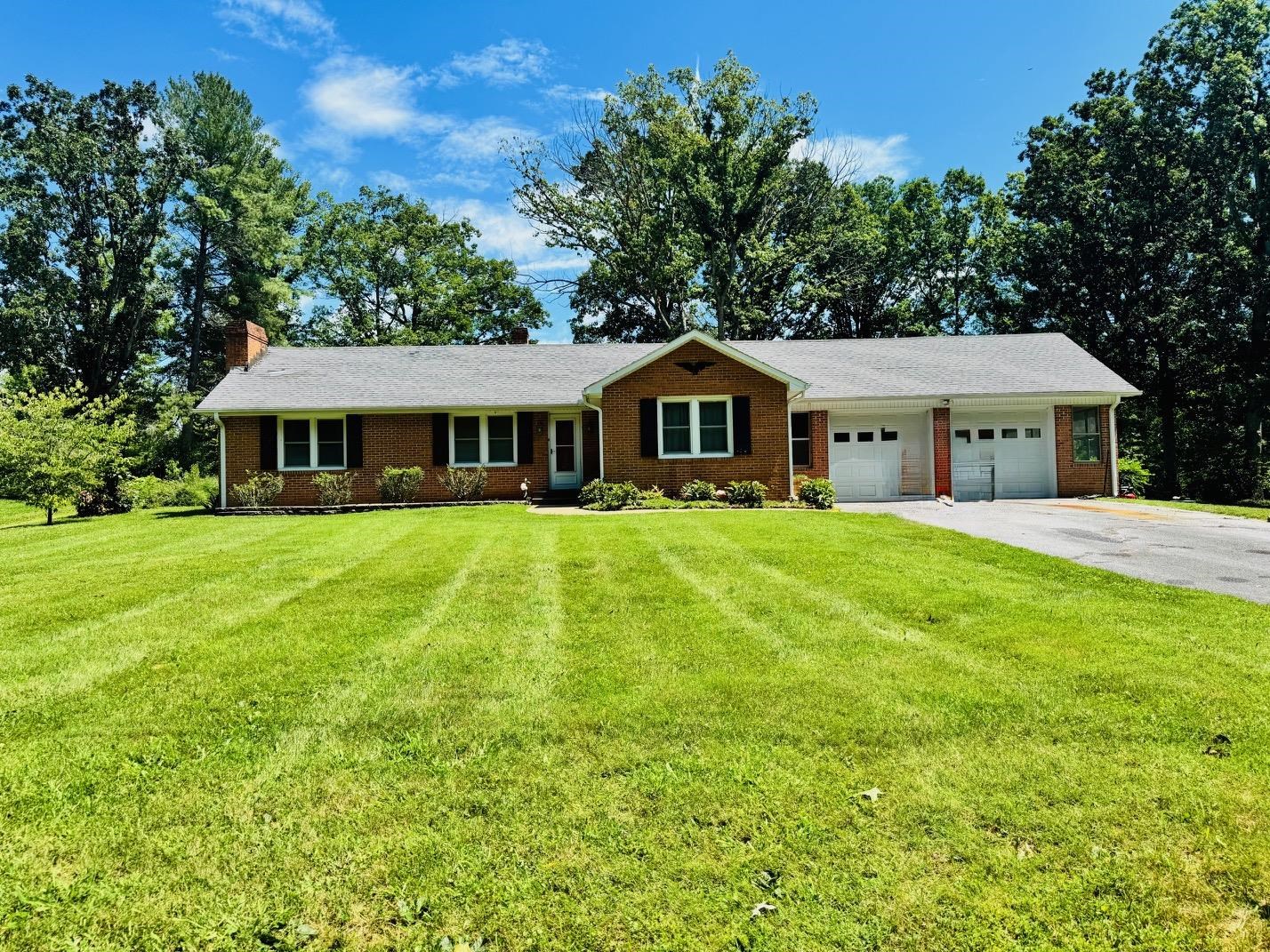 58 OLD HERMITAGE RD, WAYNESBORO, Virginia 22980, 3 Bedrooms Bedrooms, ,1 BathroomBathrooms,Residential,58 OLD HERMITAGE RD,667296 MLS # 667296