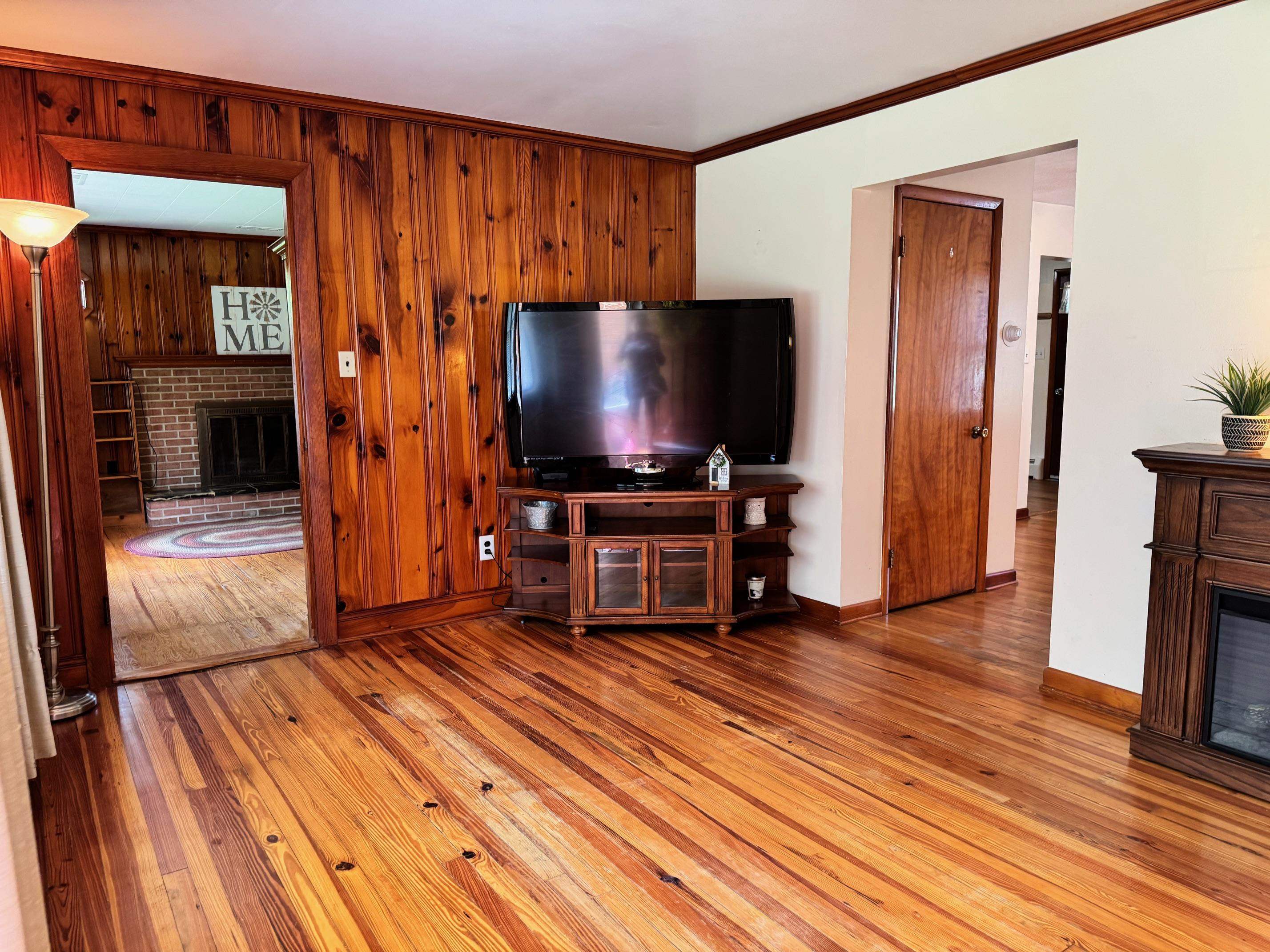 58 OLD HERMITAGE RD, WAYNESBORO, Virginia 22980, 3 Bedrooms Bedrooms, ,1 BathroomBathrooms,Residential,58 OLD HERMITAGE RD,667296 MLS # 667296