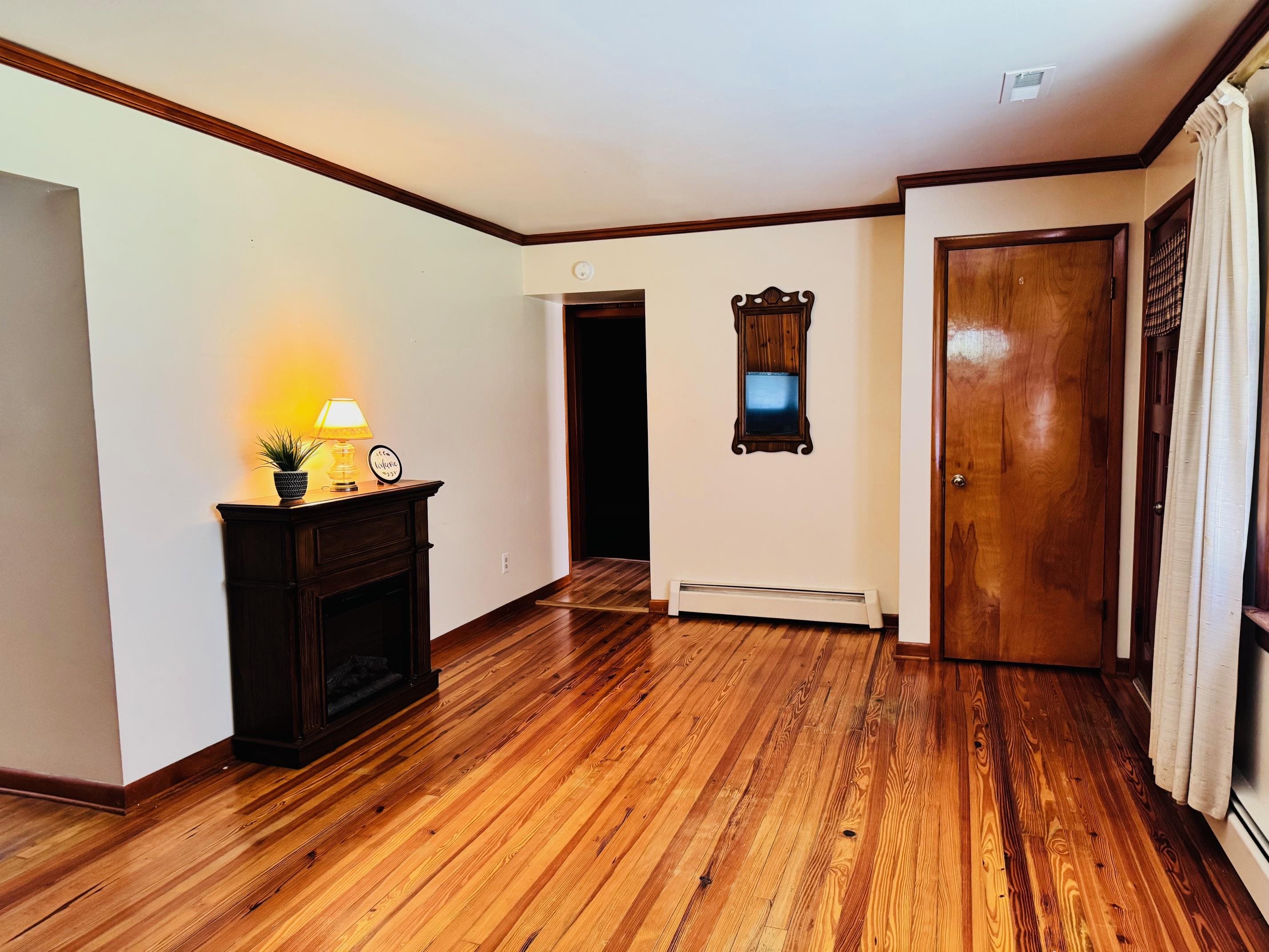 58 OLD HERMITAGE RD, WAYNESBORO, Virginia 22980, 3 Bedrooms Bedrooms, ,1 BathroomBathrooms,Residential,58 OLD HERMITAGE RD,667296 MLS # 667296