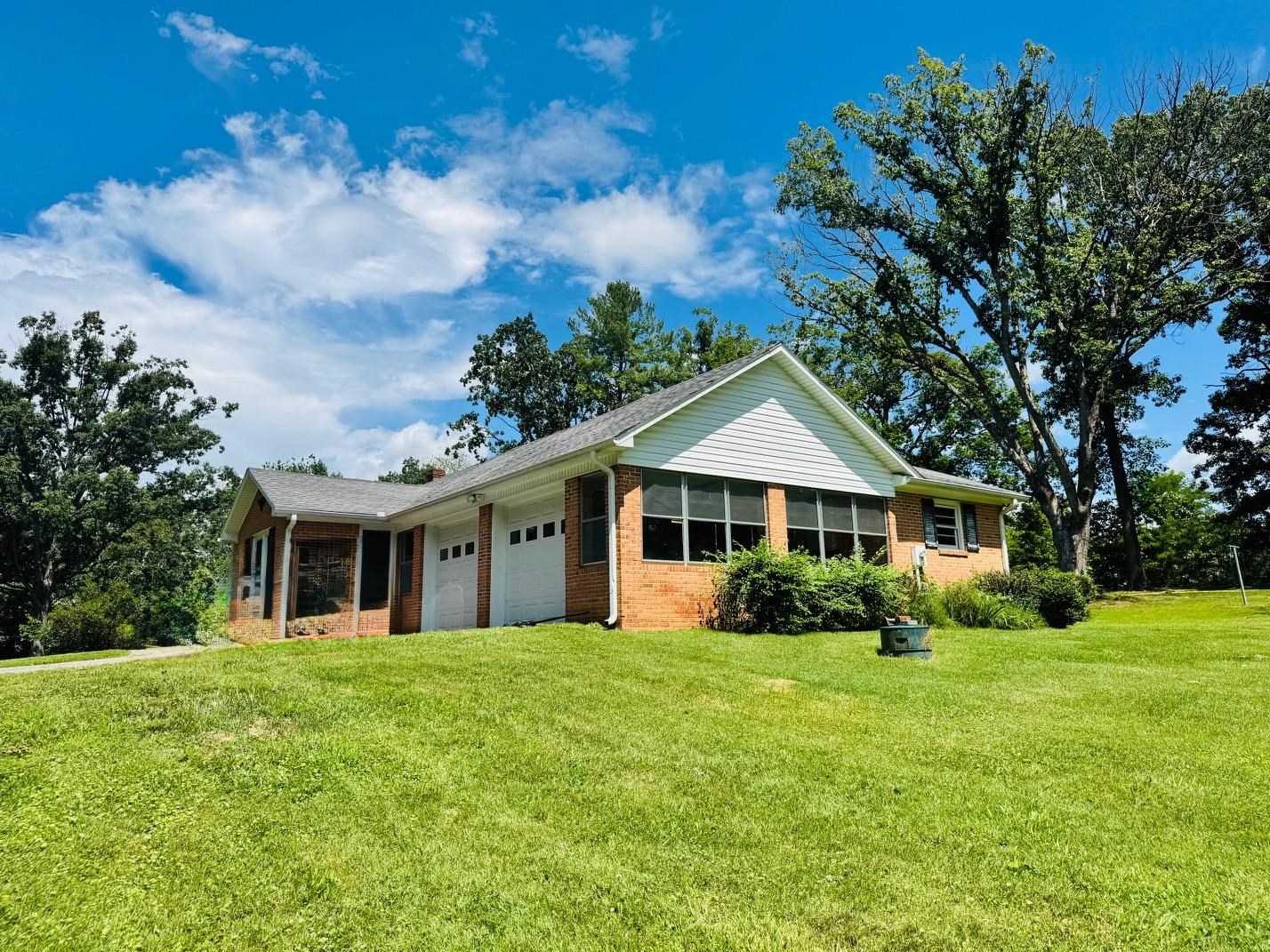 58 OLD HERMITAGE RD, WAYNESBORO, Virginia 22980, 3 Bedrooms Bedrooms, ,1 BathroomBathrooms,Residential,58 OLD HERMITAGE RD,667296 MLS # 667296