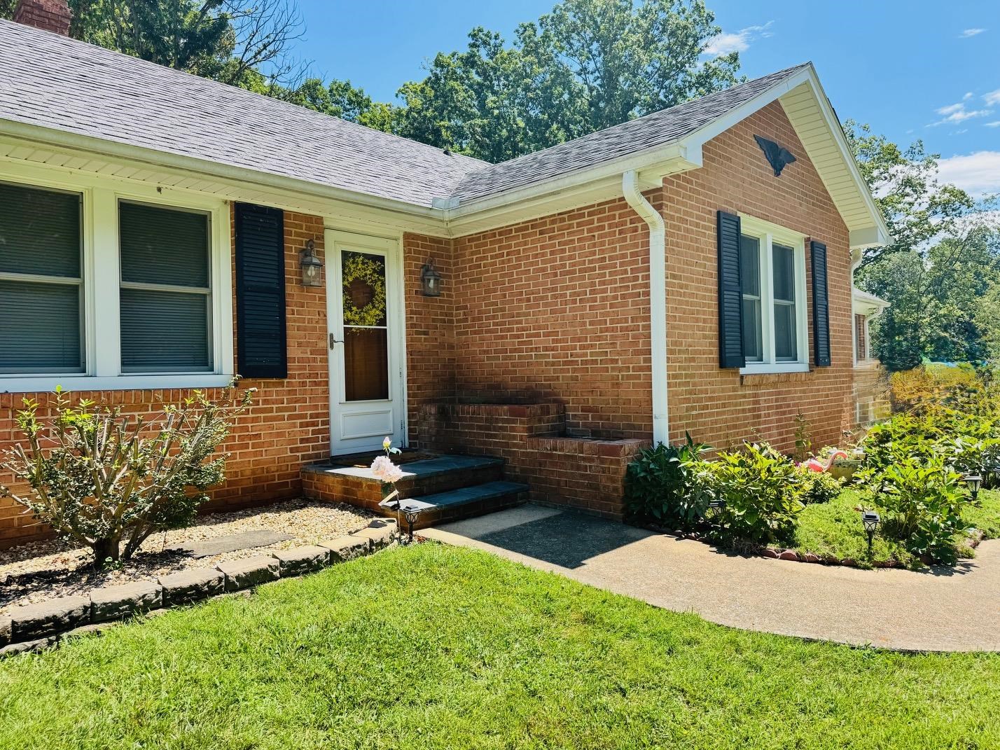 58 OLD HERMITAGE RD, WAYNESBORO, Virginia 22980, 3 Bedrooms Bedrooms, ,1 BathroomBathrooms,Residential,58 OLD HERMITAGE RD,667296 MLS # 667296