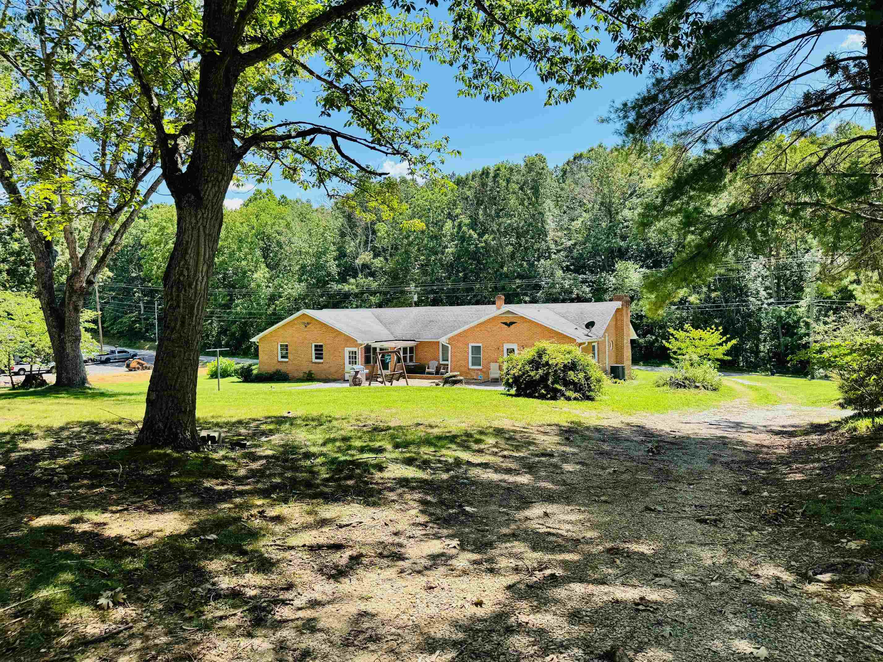 58 OLD HERMITAGE RD, WAYNESBORO, Virginia 22980, 3 Bedrooms Bedrooms, ,1 BathroomBathrooms,Residential,58 OLD HERMITAGE RD,667296 MLS # 667296