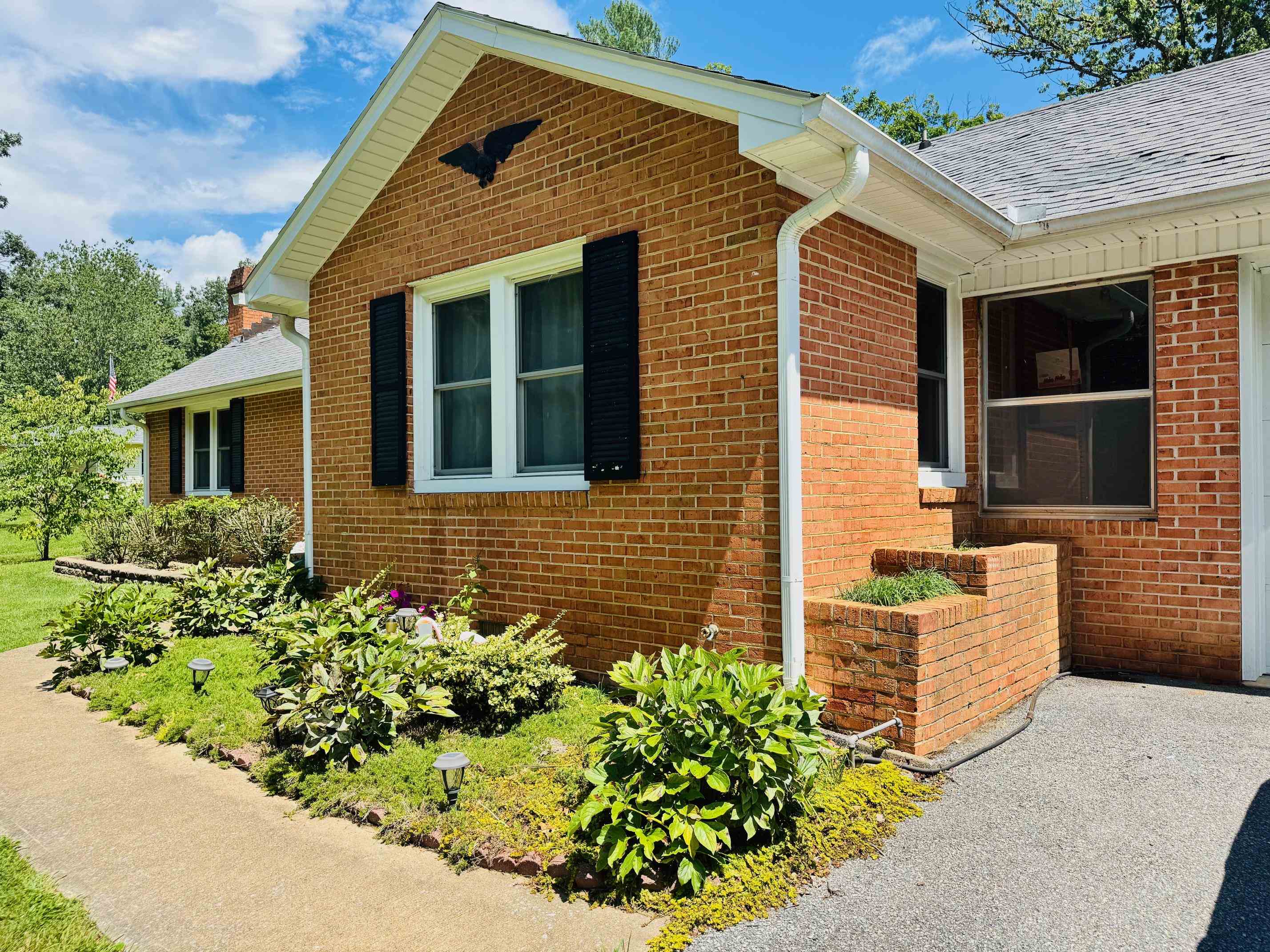 58 OLD HERMITAGE RD, WAYNESBORO, Virginia 22980, 3 Bedrooms Bedrooms, ,1 BathroomBathrooms,Residential,58 OLD HERMITAGE RD,667296 MLS # 667296