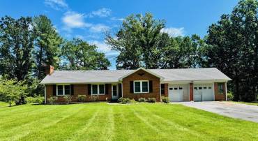 58 OLD HERMITAGE RD, WAYNESBORO, Virginia 22980, 3 Bedrooms Bedrooms, ,1 BathroomBathrooms,Residential,58 OLD HERMITAGE RD,667296 MLS # 667296