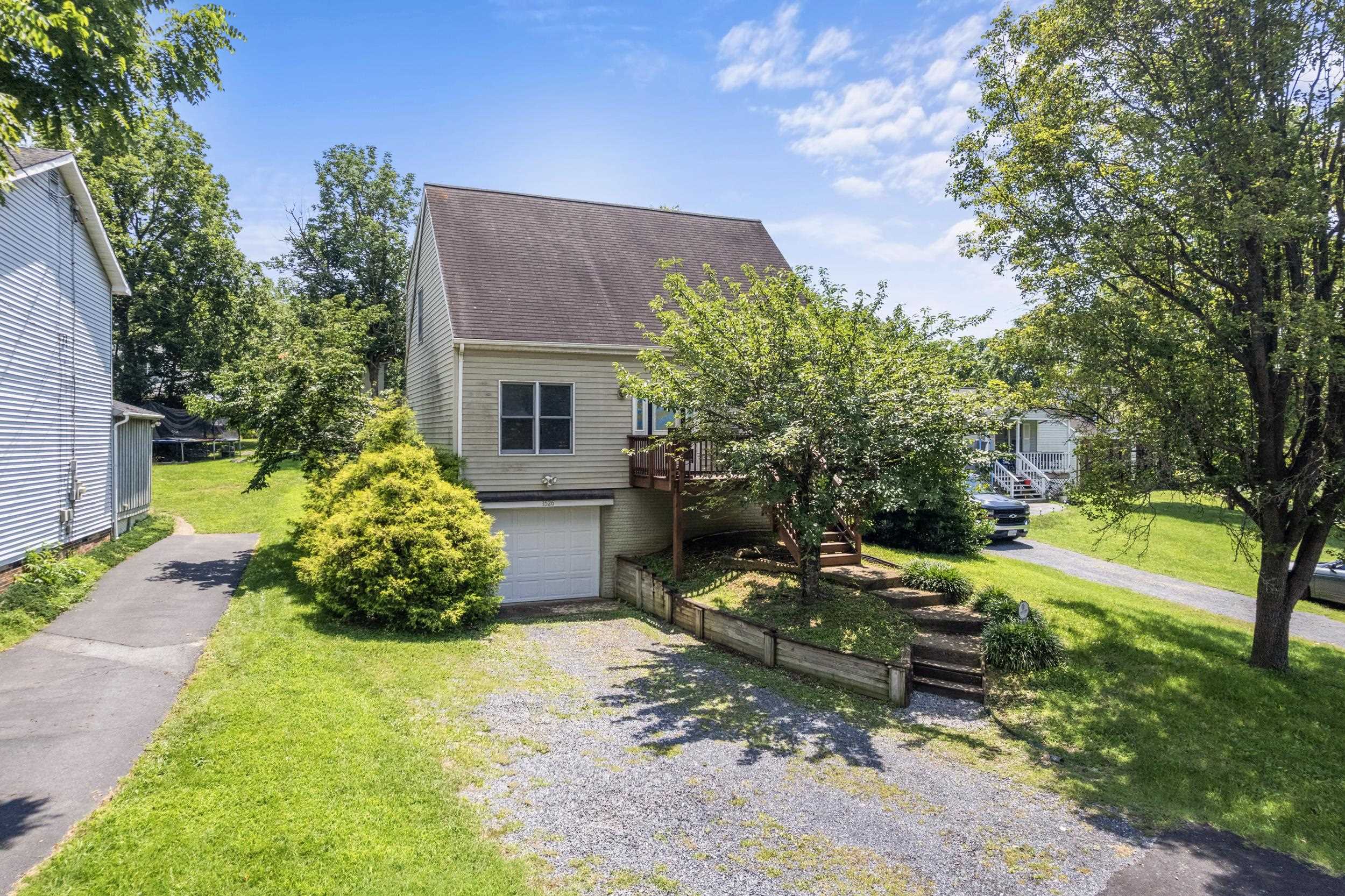 1526 HILLSIDE AVE, HARRISONBURG, Virginia 22801, 3 Bedrooms Bedrooms, ,2 BathroomsBathrooms,Residential,1526 HILLSIDE AVE,667301 MLS # 667301