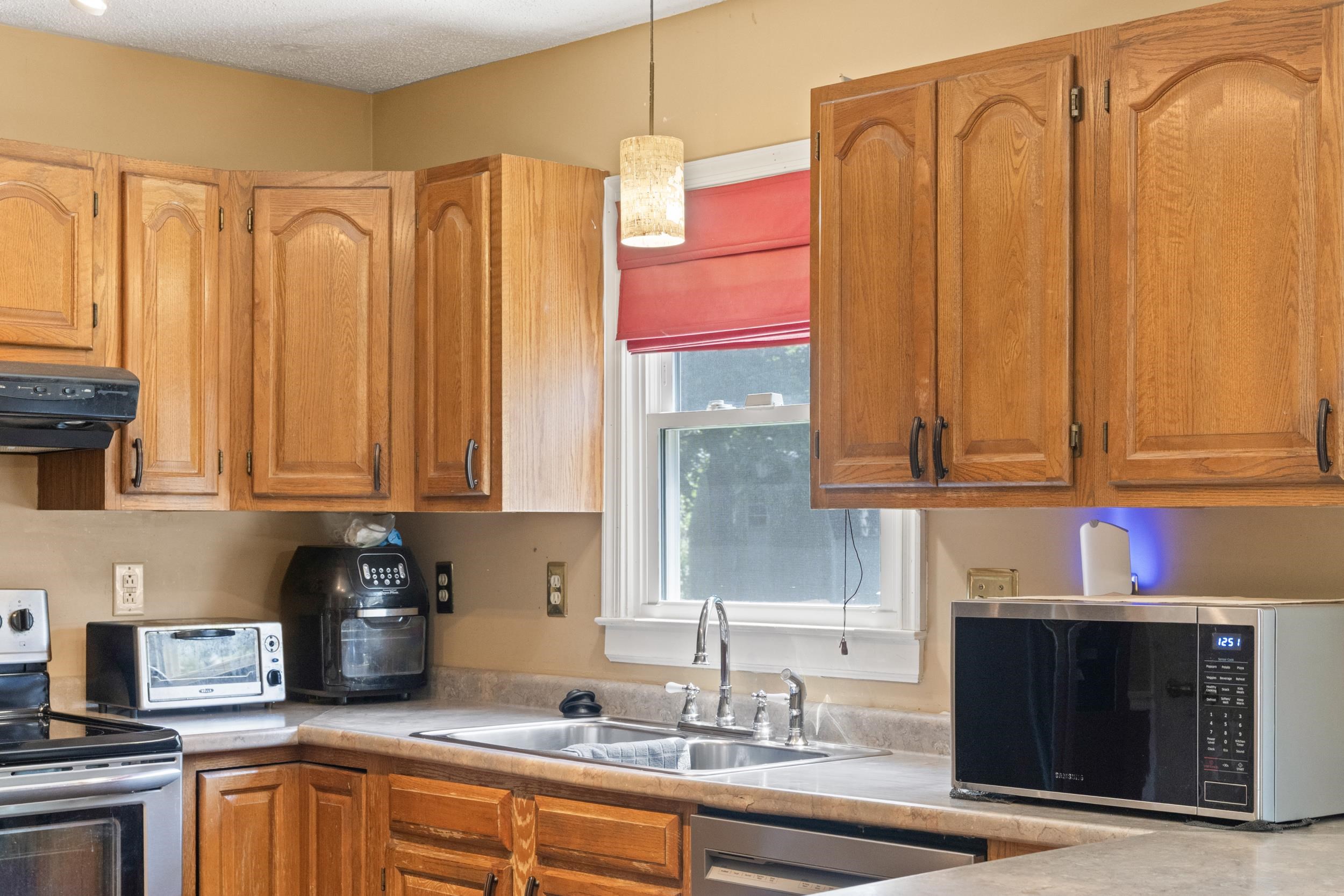 1526 HILLSIDE AVE, HARRISONBURG, Virginia 22801, 3 Bedrooms Bedrooms, ,2 BathroomsBathrooms,Residential,1526 HILLSIDE AVE,667301 MLS # 667301