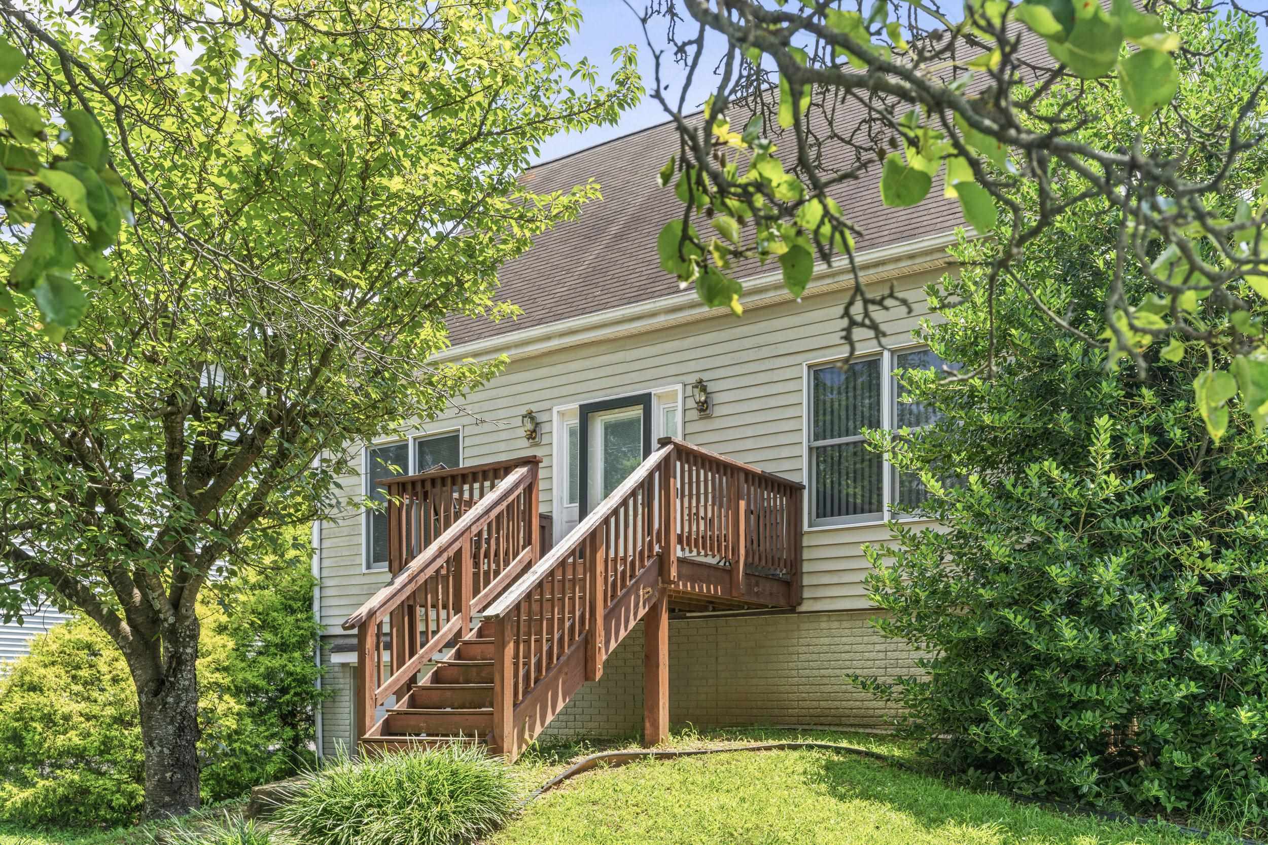 1526 HILLSIDE AVE, HARRISONBURG, Virginia 22801, 3 Bedrooms Bedrooms, ,2 BathroomsBathrooms,Residential,1526 HILLSIDE AVE,667301 MLS # 667301