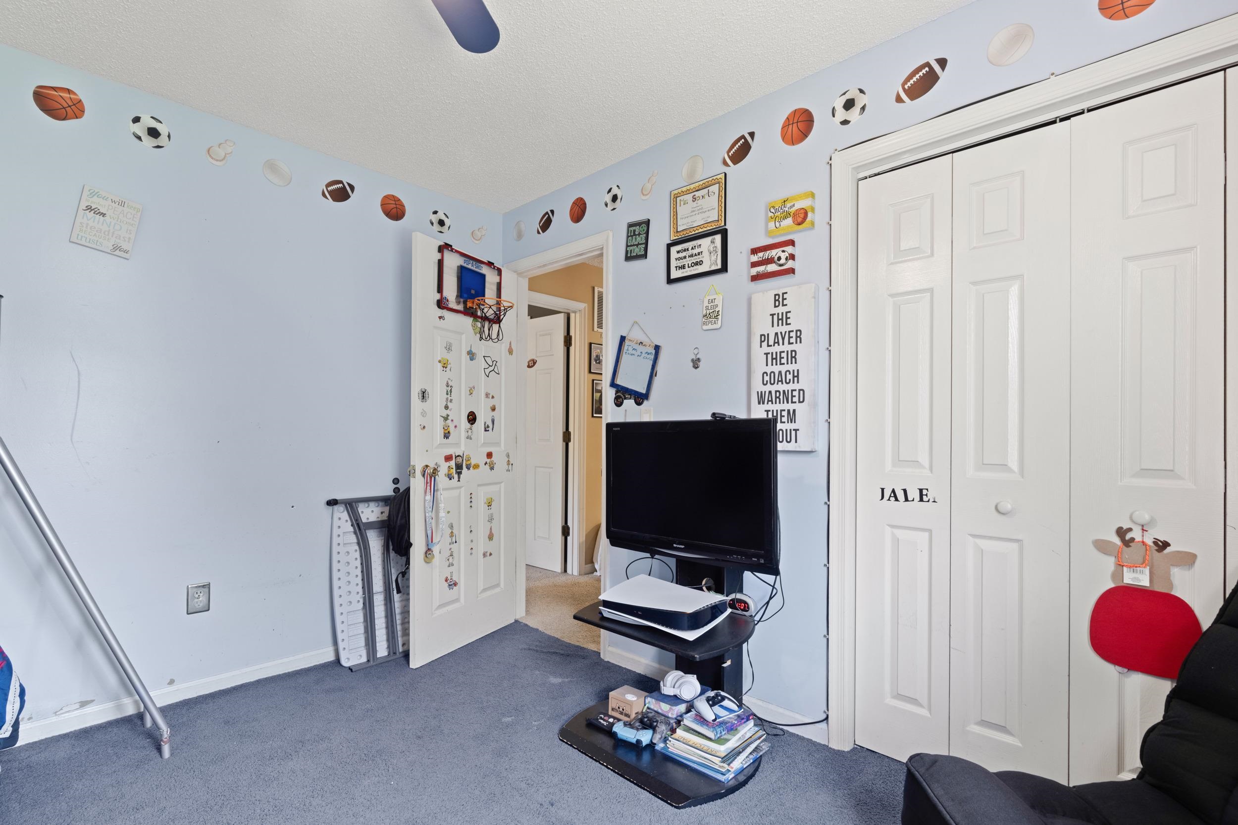 1526 HILLSIDE AVE, HARRISONBURG, Virginia 22801, 3 Bedrooms Bedrooms, ,2 BathroomsBathrooms,Residential,1526 HILLSIDE AVE,667301 MLS # 667301