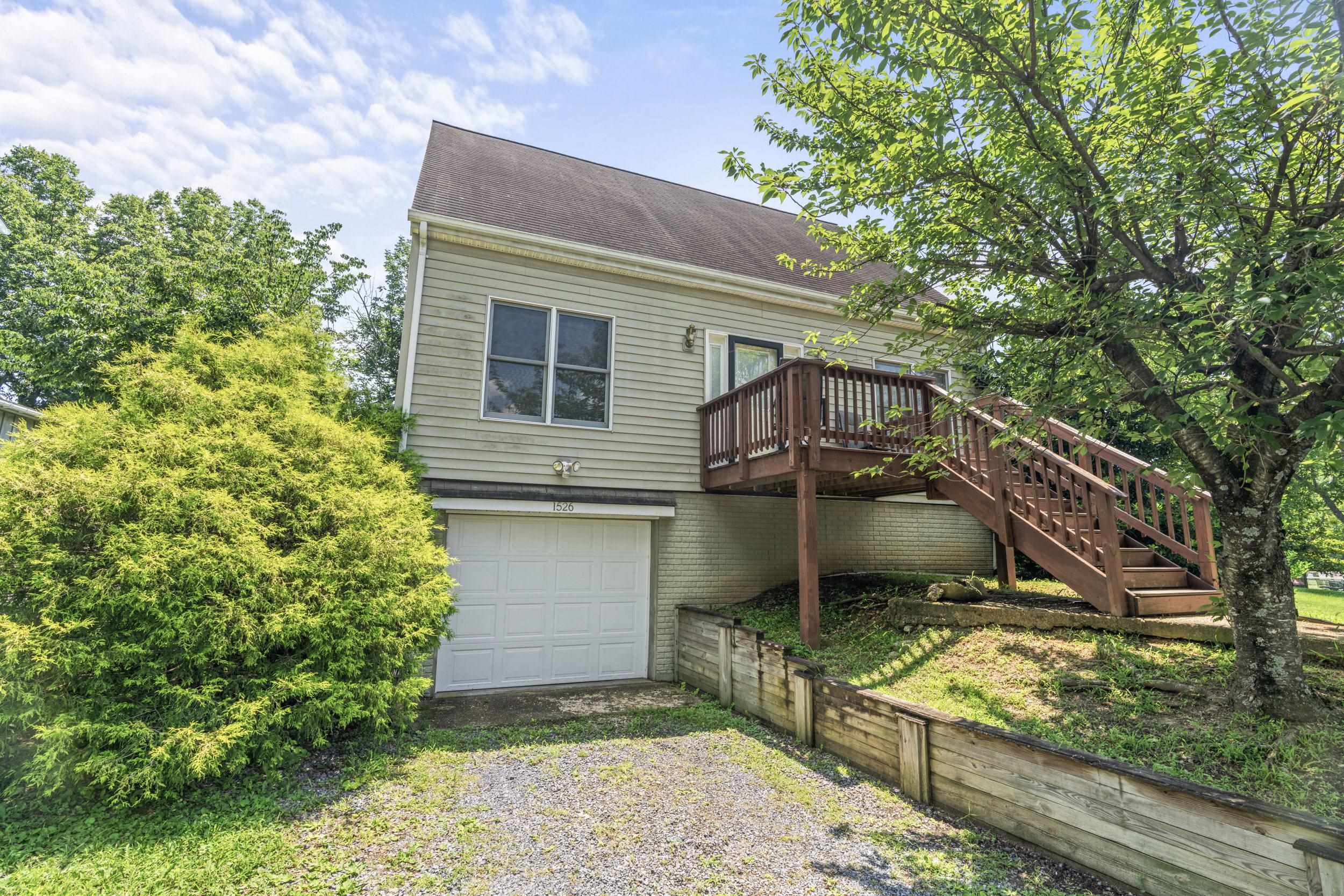1526 HILLSIDE AVE, HARRISONBURG, Virginia 22801, 3 Bedrooms Bedrooms, ,2 BathroomsBathrooms,Residential,1526 HILLSIDE AVE,667301 MLS # 667301