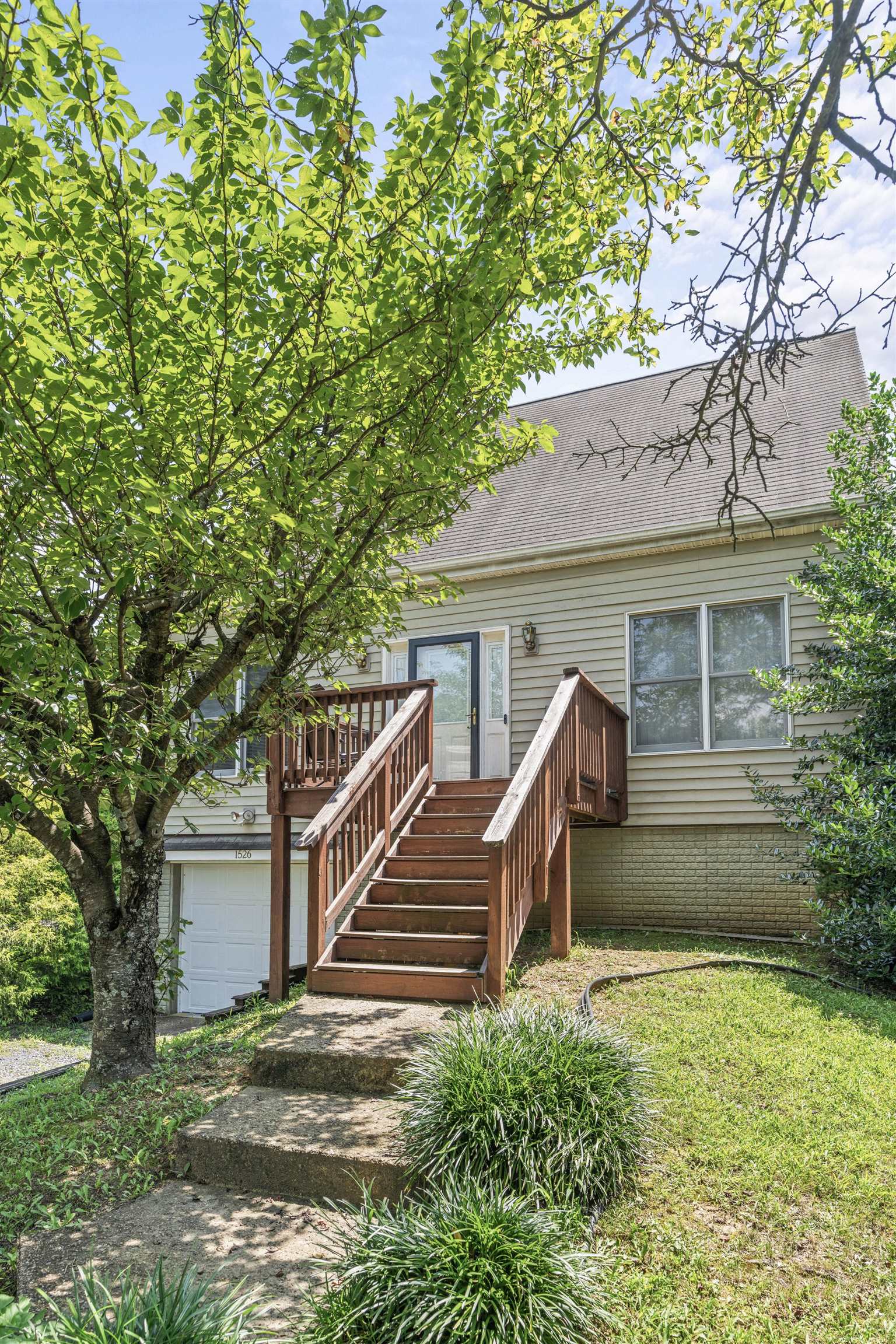 1526 HILLSIDE AVE, HARRISONBURG, Virginia 22801, 3 Bedrooms Bedrooms, ,2 BathroomsBathrooms,Residential,1526 HILLSIDE AVE,667301 MLS # 667301