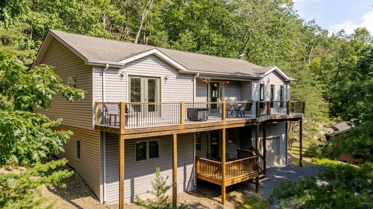 4070 PALMER RD, MCGAHEYSVILLE, Virginia 22840, 6 Bedrooms Bedrooms, ,4 BathroomsBathrooms,Residential,4070 PALMER RD,667302 MLS # 667302
