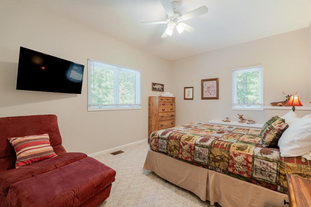 4070 PALMER RD, MCGAHEYSVILLE, Virginia 22840, 6 Bedrooms Bedrooms, ,4 BathroomsBathrooms,Residential,4070 PALMER RD,667302 MLS # 667302