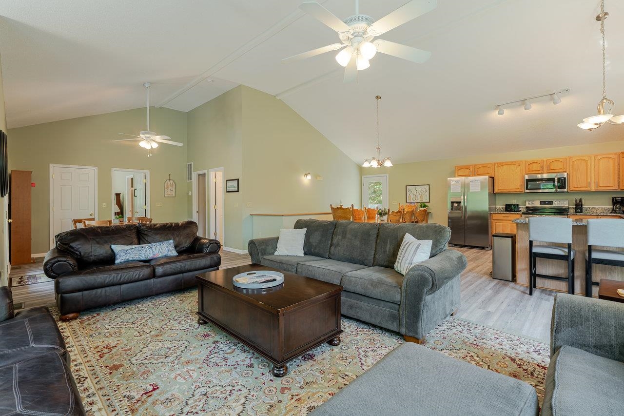 4070 PALMER RD, MCGAHEYSVILLE, Virginia 22840, 6 Bedrooms Bedrooms, ,4 BathroomsBathrooms,Residential,4070 PALMER RD,667302 MLS # 667302