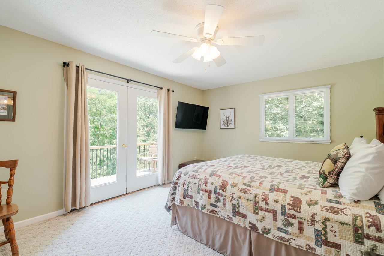 4070 PALMER RD, MCGAHEYSVILLE, Virginia 22840, 6 Bedrooms Bedrooms, ,4 BathroomsBathrooms,Residential,4070 PALMER RD,667302 MLS # 667302
