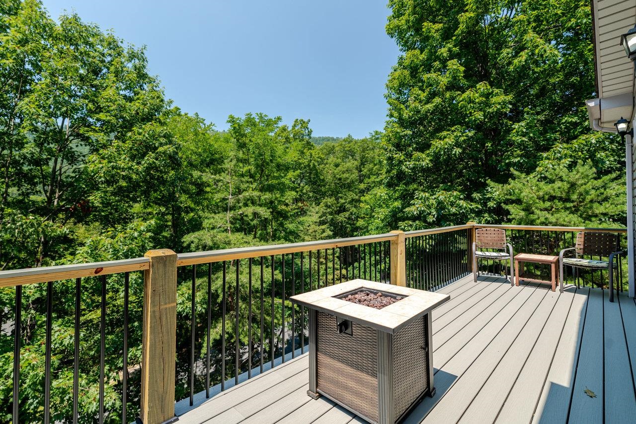 4070 PALMER RD, MCGAHEYSVILLE, Virginia 22840, 6 Bedrooms Bedrooms, ,4 BathroomsBathrooms,Residential,4070 PALMER RD,667302 MLS # 667302