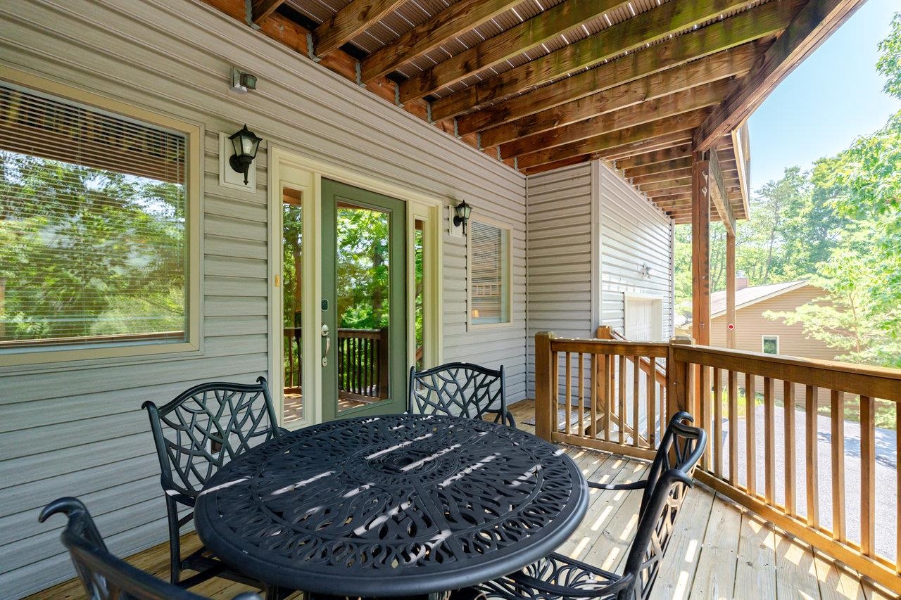4070 PALMER RD, MCGAHEYSVILLE, Virginia 22840, 6 Bedrooms Bedrooms, ,4 BathroomsBathrooms,Residential,4070 PALMER RD,667302 MLS # 667302