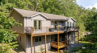 4070 PALMER RD, MCGAHEYSVILLE, Virginia 22840, 6 Bedrooms Bedrooms, ,4 BathroomsBathrooms,Residential,4070 PALMER RD,667302 MLS # 667302