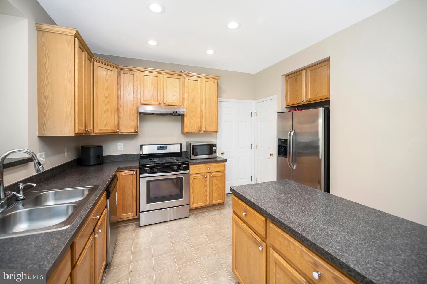 17698 AVENEL LN, DUMFRIES, Virginia 22026, 5 Bedrooms Bedrooms, ,3 BathroomsBathrooms,Residential,For sale,17698 AVENEL LN,VAPW2098352 MLS # VAPW2098352