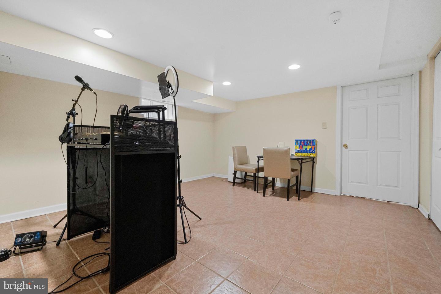 227 HAWAII AVE NE, WASHINGTON, District Of Columbia 20011, 3 Bedrooms Bedrooms, ,2 BathroomsBathrooms,Residential,For sale,227 HAWAII AVE NE,DCDC2208556 MLS # DCDC2208556