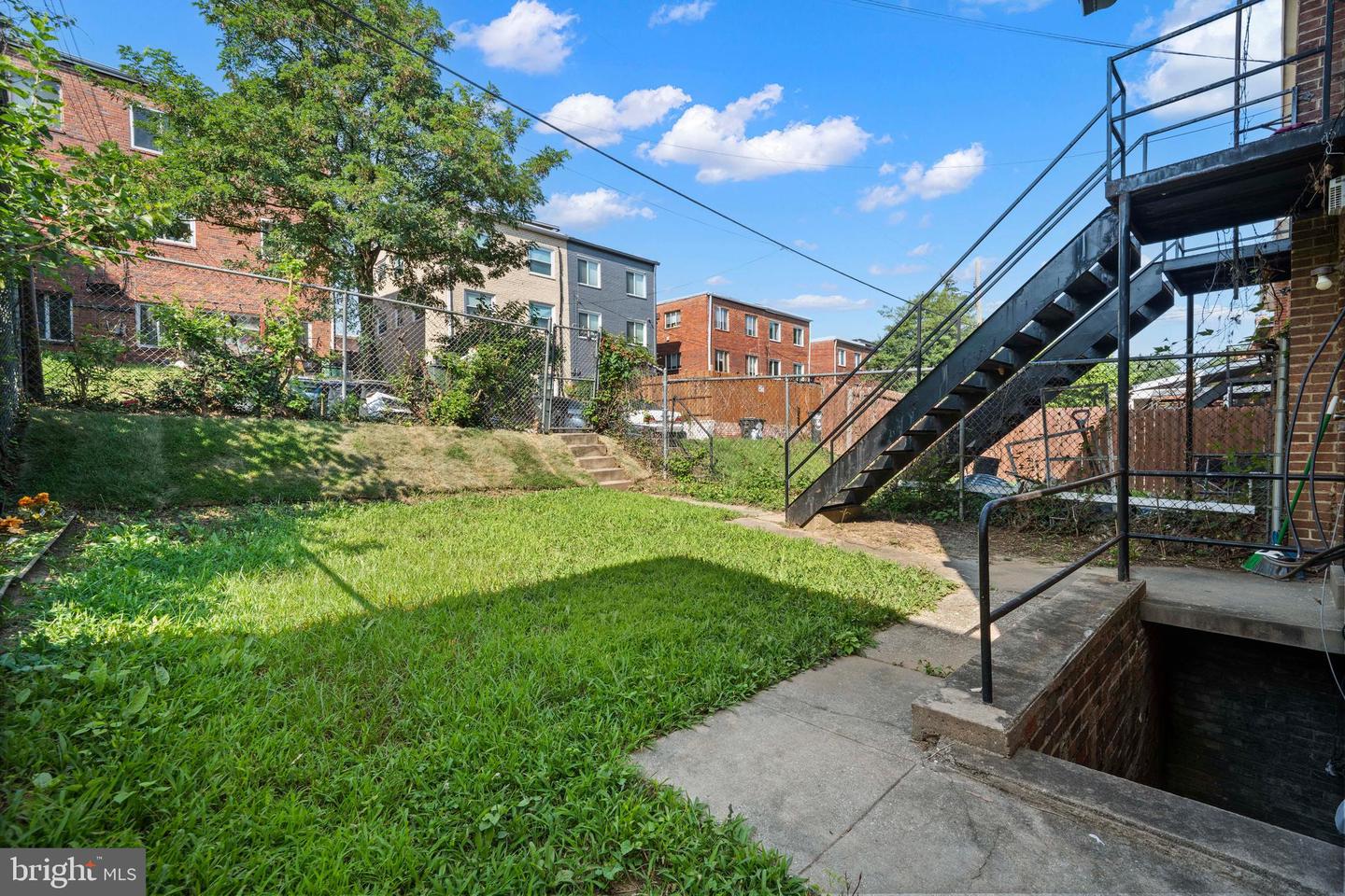 227 HAWAII AVE NE, WASHINGTON, District Of Columbia 20011, 3 Bedrooms Bedrooms, ,2 BathroomsBathrooms,Residential,For sale,227 HAWAII AVE NE,DCDC2208556 MLS # DCDC2208556