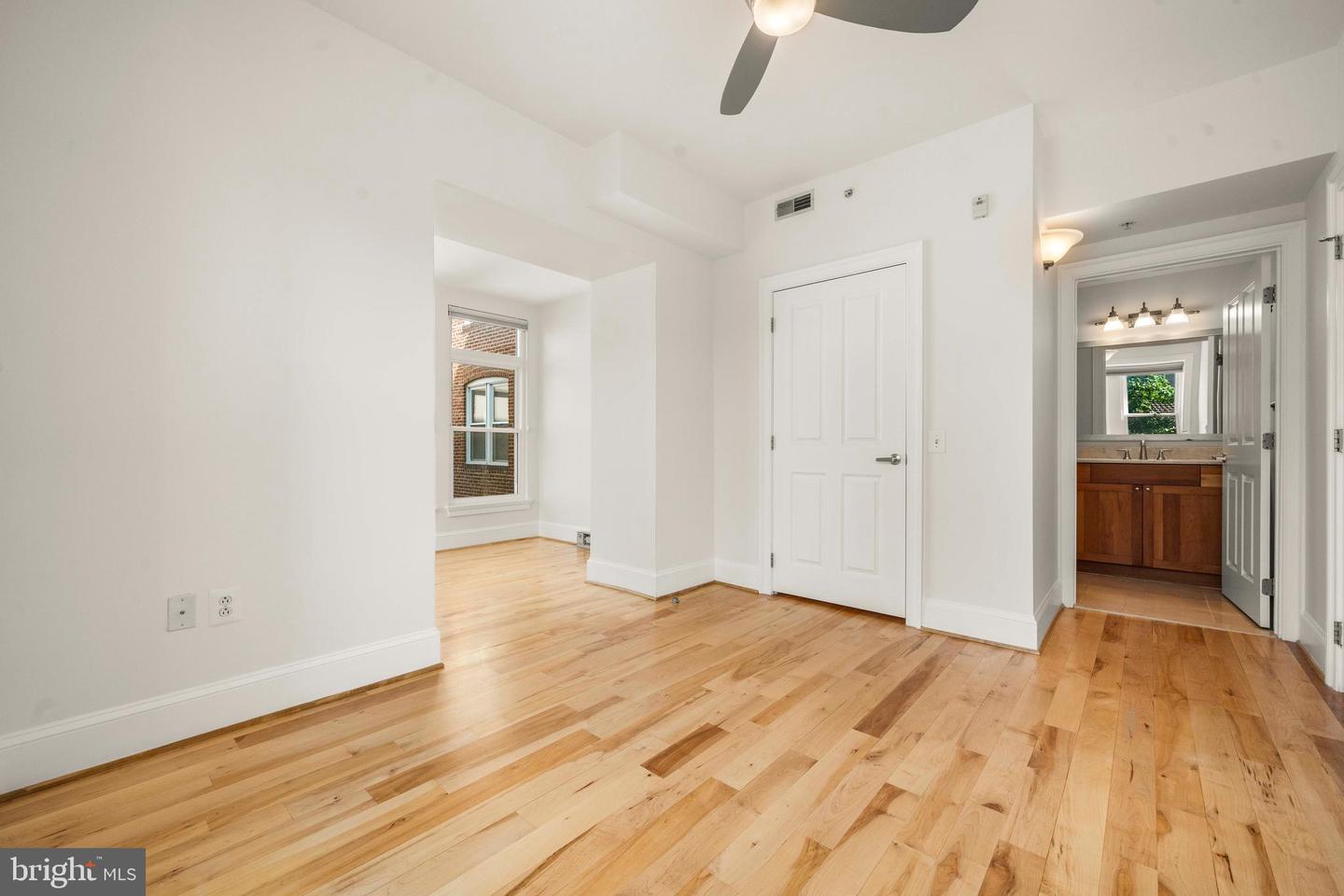 1750 16TH ST NW #52, WASHINGTON, District Of Columbia 20009, 2 Bedrooms Bedrooms, ,2 BathroomsBathrooms,Residential,For sale,1750 16TH ST NW #52,DCDC2211330 MLS # DCDC2211330