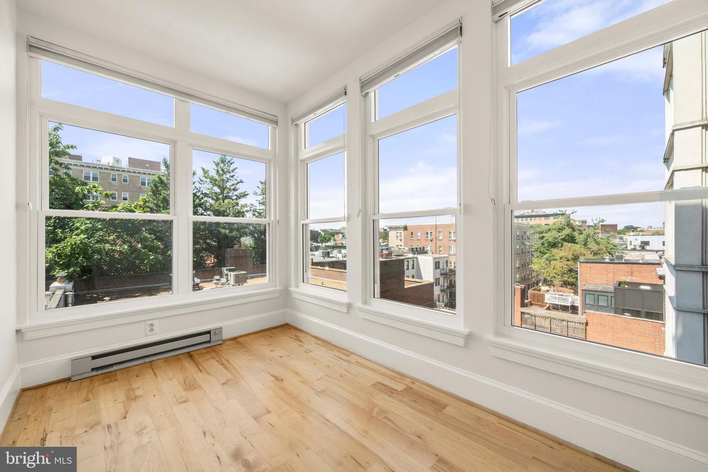1750 16TH ST NW #52, WASHINGTON, District Of Columbia 20009, 2 Bedrooms Bedrooms, ,2 BathroomsBathrooms,Residential,For sale,1750 16TH ST NW #52,DCDC2211330 MLS # DCDC2211330
