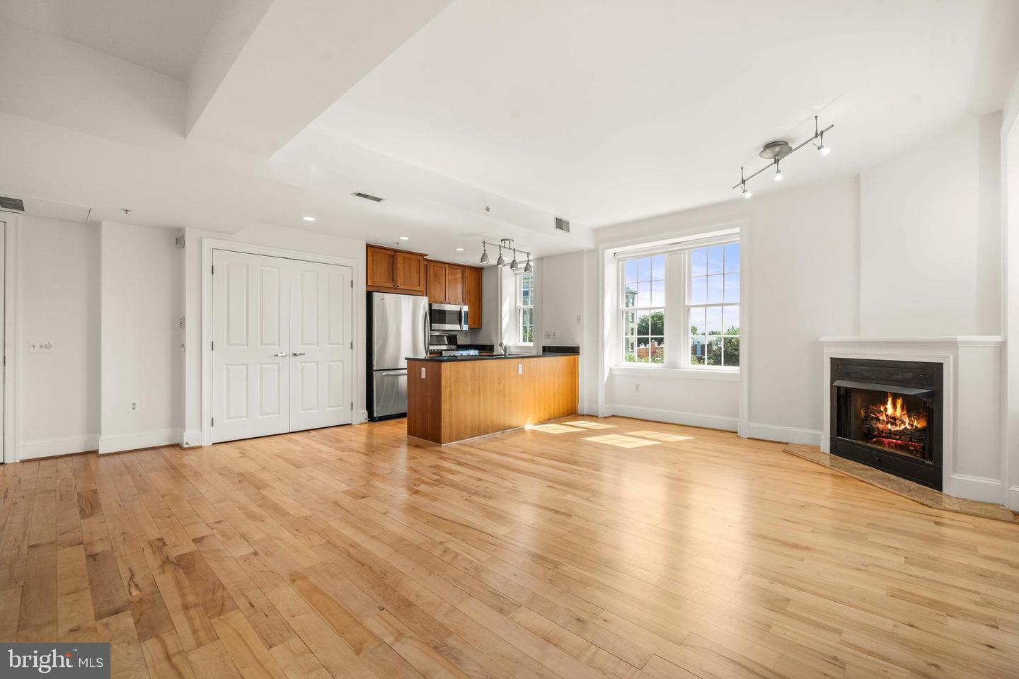 1750 16TH ST NW #52, WASHINGTON, District Of Columbia 20009, 2 Bedrooms Bedrooms, ,2 BathroomsBathrooms,Residential,For sale,1750 16TH ST NW #52,DCDC2211330 MLS # DCDC2211330