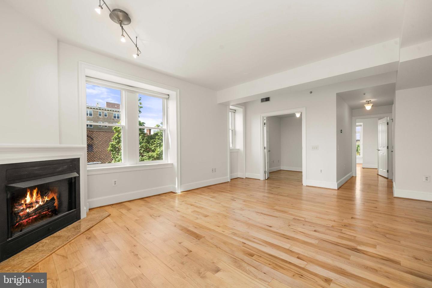 1750 16TH ST NW #52, WASHINGTON, District Of Columbia 20009, 2 Bedrooms Bedrooms, ,2 BathroomsBathrooms,Residential,For sale,1750 16TH ST NW #52,DCDC2211330 MLS # DCDC2211330