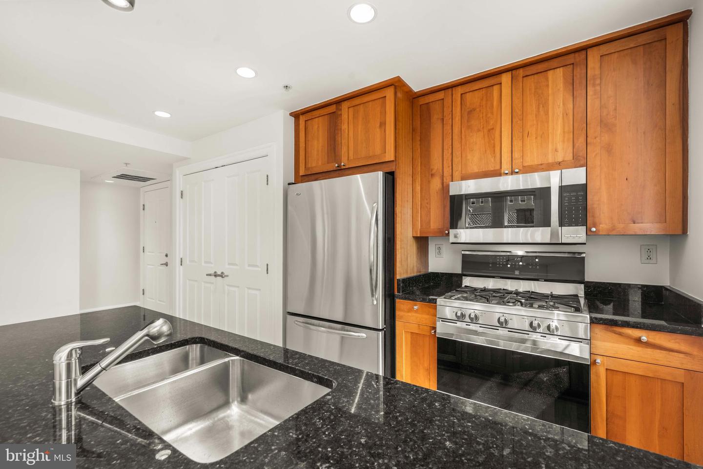 1750 16TH ST NW #52, WASHINGTON, District Of Columbia 20009, 2 Bedrooms Bedrooms, ,2 BathroomsBathrooms,Residential,For sale,1750 16TH ST NW #52,DCDC2211330 MLS # DCDC2211330