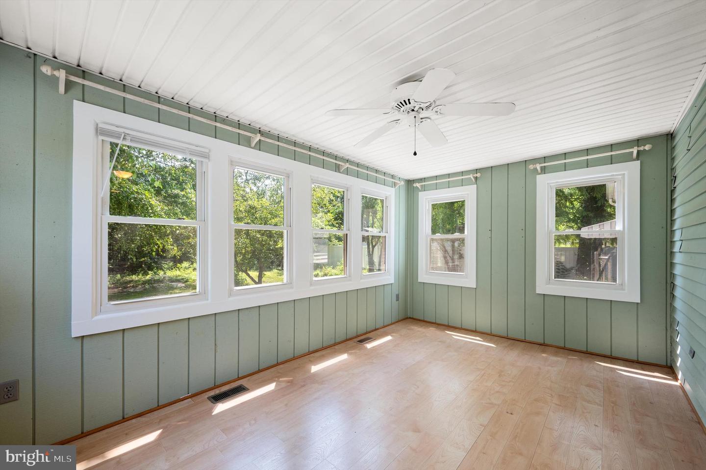 208 WYTHE AVE, STEPHENS CITY, Virginia 22655, 3 Bedrooms Bedrooms, ,2 BathroomsBathrooms,Residential,For sale,208 WYTHE AVE,VAFV2035656 MLS # VAFV2035656