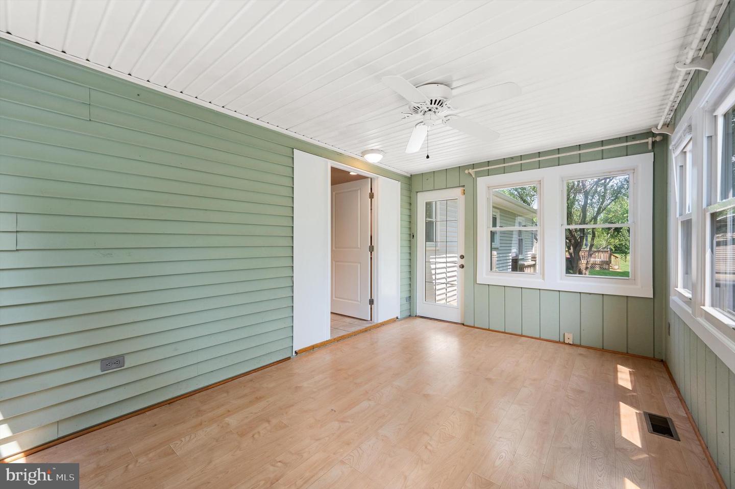 208 WYTHE AVE, STEPHENS CITY, Virginia 22655, 3 Bedrooms Bedrooms, ,2 BathroomsBathrooms,Residential,For sale,208 WYTHE AVE,VAFV2035656 MLS # VAFV2035656