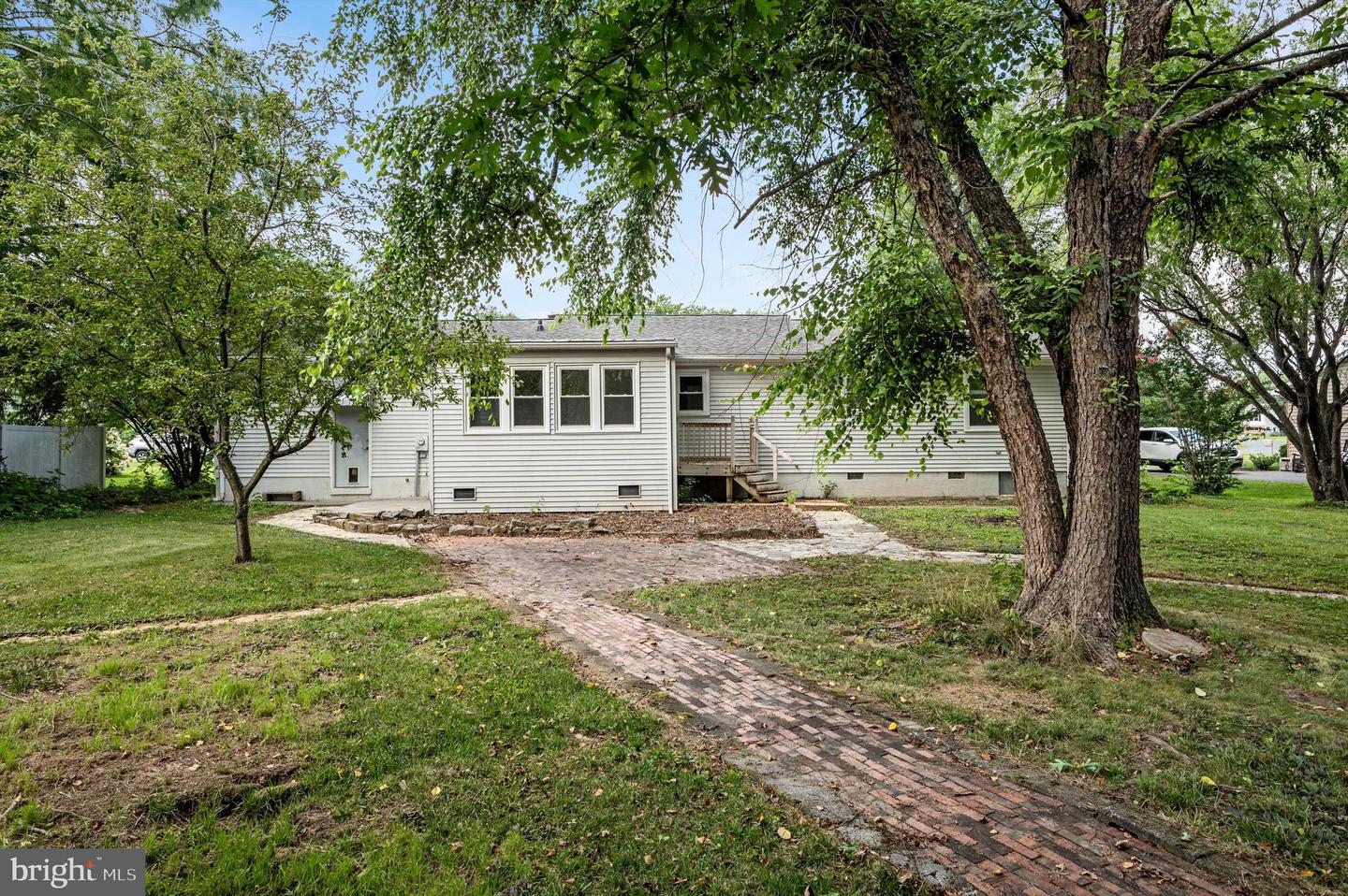 208 WYTHE AVE, STEPHENS CITY, Virginia 22655, 3 Bedrooms Bedrooms, ,2 BathroomsBathrooms,Residential,For sale,208 WYTHE AVE,VAFV2035656 MLS # VAFV2035656