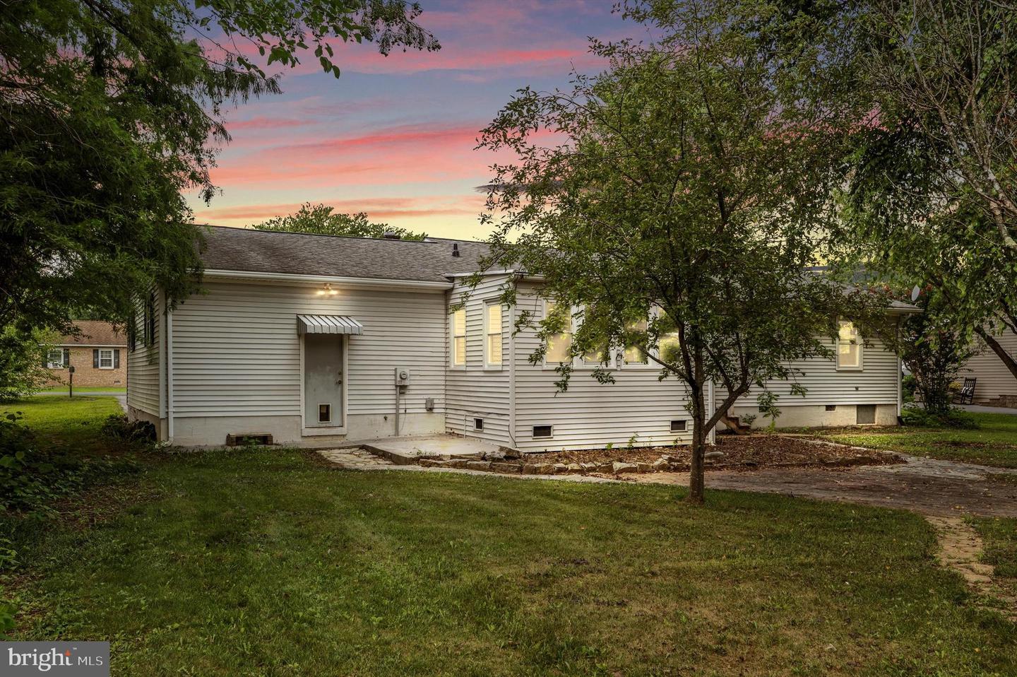 208 WYTHE AVE, STEPHENS CITY, Virginia 22655, 3 Bedrooms Bedrooms, ,2 BathroomsBathrooms,Residential,For sale,208 WYTHE AVE,VAFV2035656 MLS # VAFV2035656