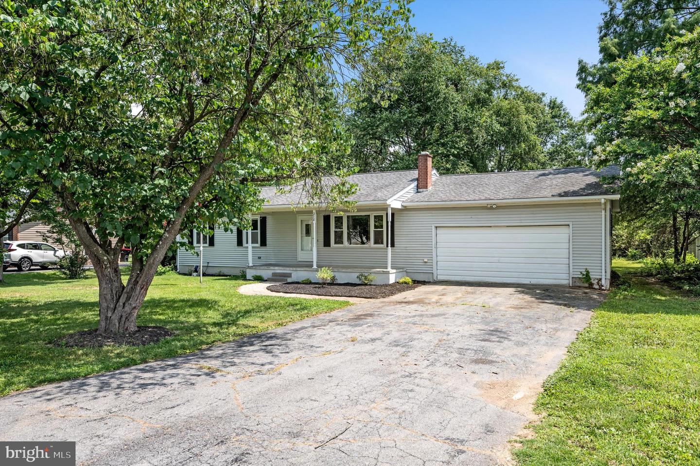 208 WYTHE AVE, STEPHENS CITY, Virginia 22655, 3 Bedrooms Bedrooms, ,2 BathroomsBathrooms,Residential,For sale,208 WYTHE AVE,VAFV2035656 MLS # VAFV2035656