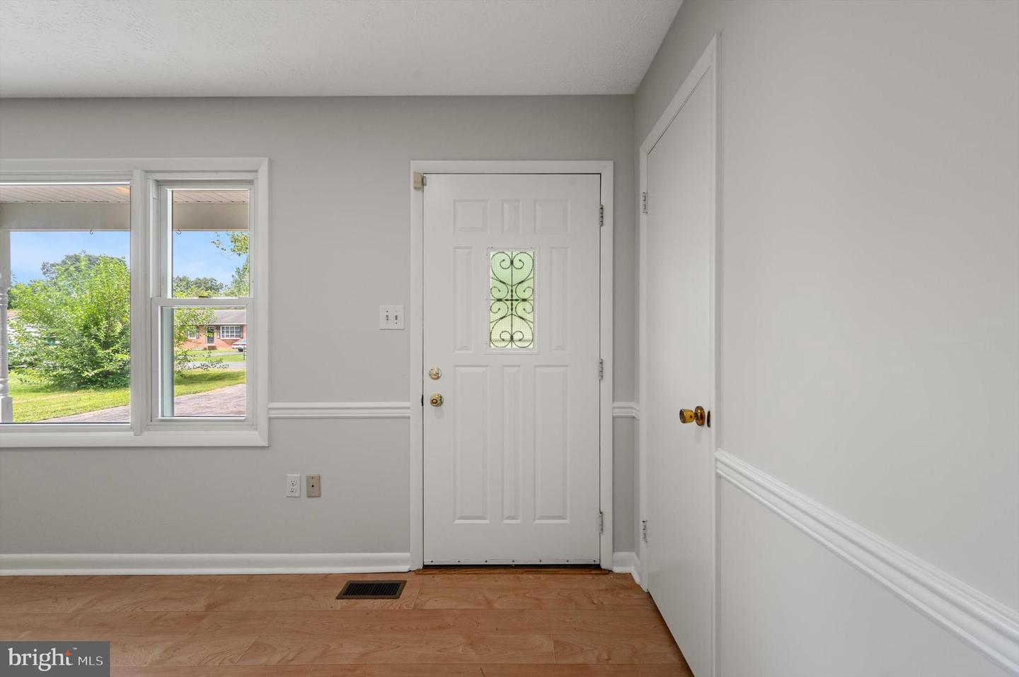208 WYTHE AVE, STEPHENS CITY, Virginia 22655, 3 Bedrooms Bedrooms, ,2 BathroomsBathrooms,Residential,For sale,208 WYTHE AVE,VAFV2035656 MLS # VAFV2035656