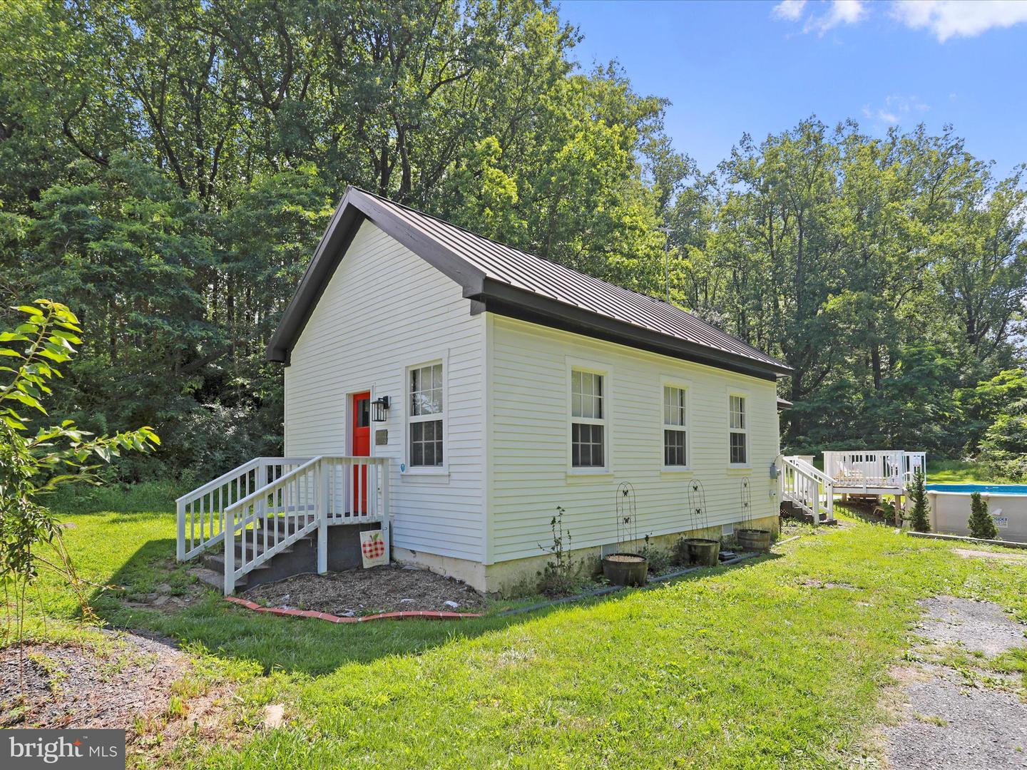 3692 CHERRY HILL RD, LINDEN, Virginia 22642, 2 Bedrooms Bedrooms, ,1 BathroomBathrooms,Residential,For sale,3692 CHERRY HILL RD,VAFQ2017626 MLS # VAFQ2017626