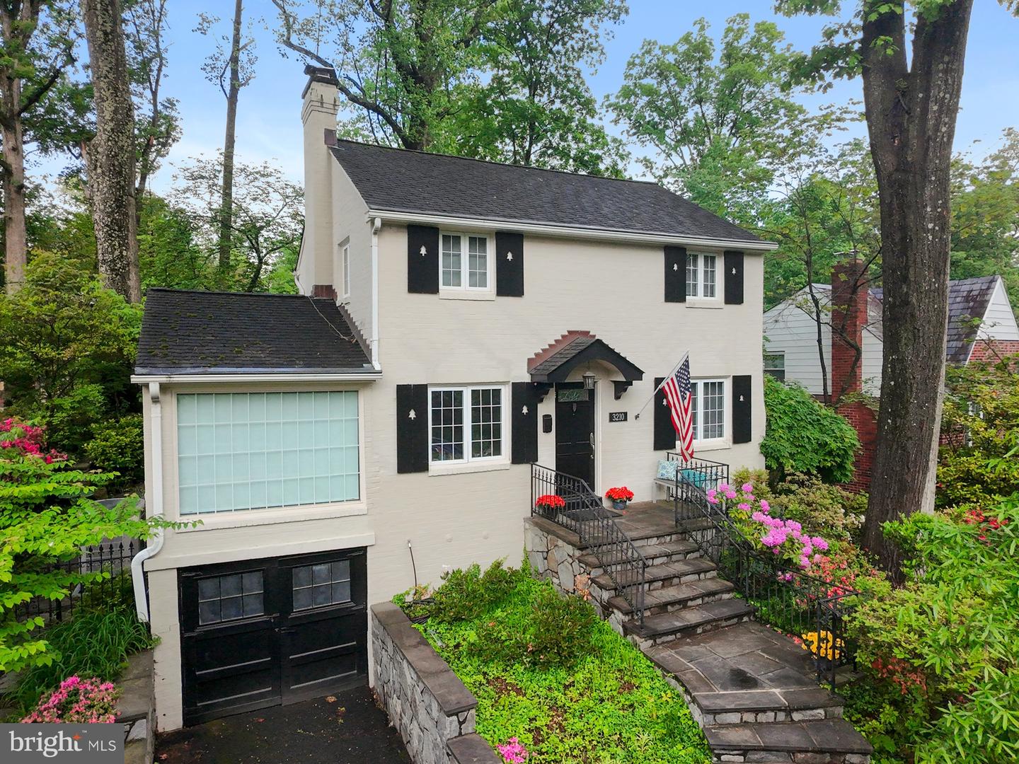 3210 OLD DOMINION BLVD, ALEXANDRIA, Virginia 22305, 3 Bedrooms Bedrooms, ,2 BathroomsBathrooms,Residential,For sale,3210 OLD DOMINION BLVD,VAAX2047952 MLS # VAAX2047952