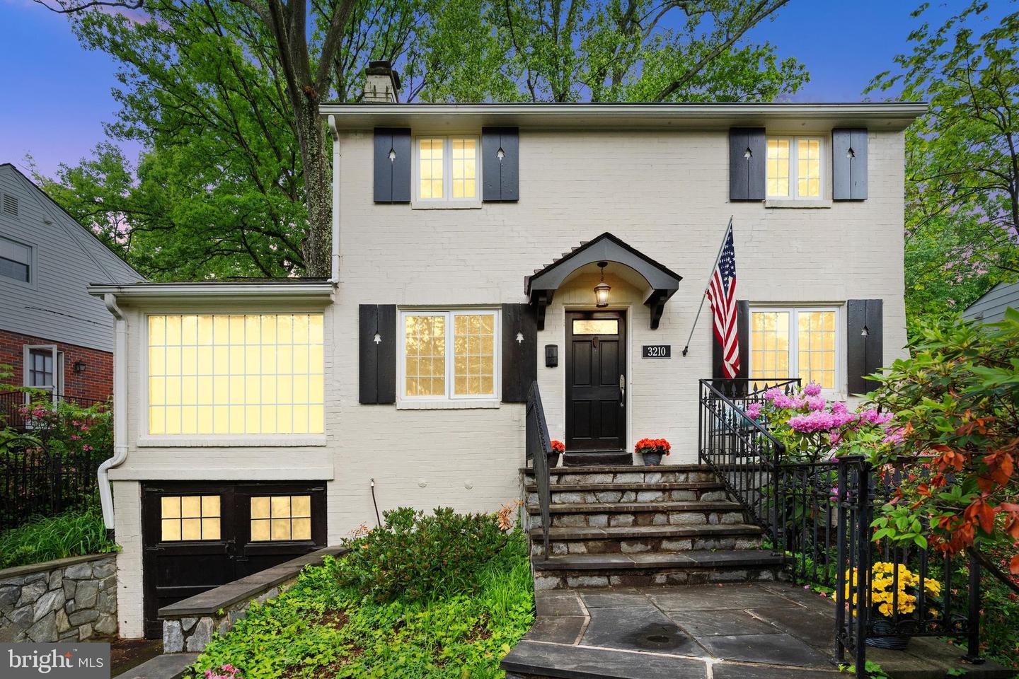 3210 OLD DOMINION BLVD, ALEXANDRIA, Virginia 22305, 3 Bedrooms Bedrooms, ,2 BathroomsBathrooms,Residential,For sale,3210 OLD DOMINION BLVD,VAAX2047952 MLS # VAAX2047952
