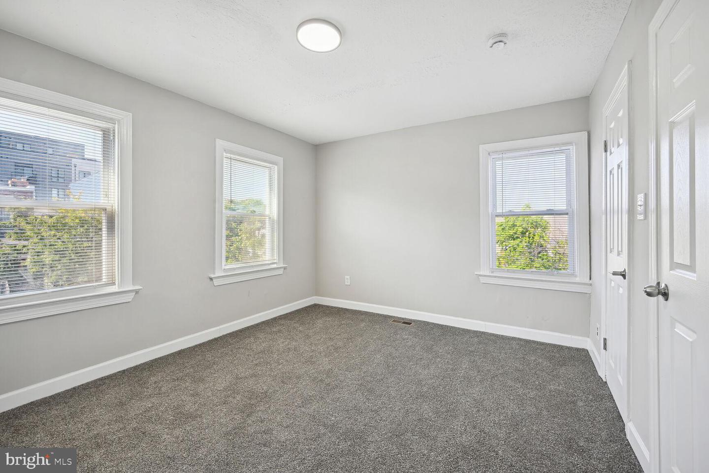 1640 L ST NE, WASHINGTON, District Of Columbia 20002, 3 Bedrooms Bedrooms, ,2 BathroomsBathrooms,Residential,For sale,1640 L ST NE,DCDC2212692 MLS # DCDC2212692