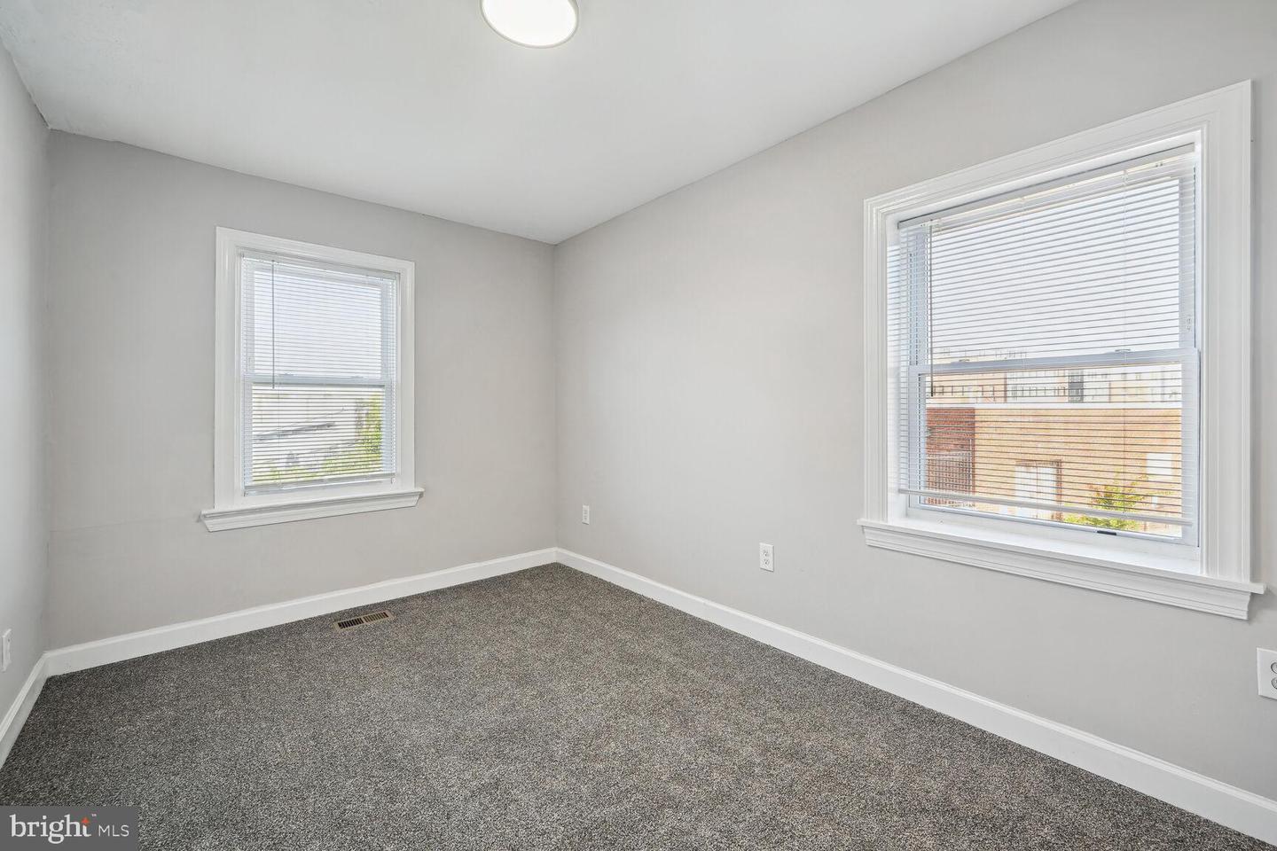 1640 L ST NE, WASHINGTON, District Of Columbia 20002, 3 Bedrooms Bedrooms, ,2 BathroomsBathrooms,Residential,For sale,1640 L ST NE,DCDC2212692 MLS # DCDC2212692