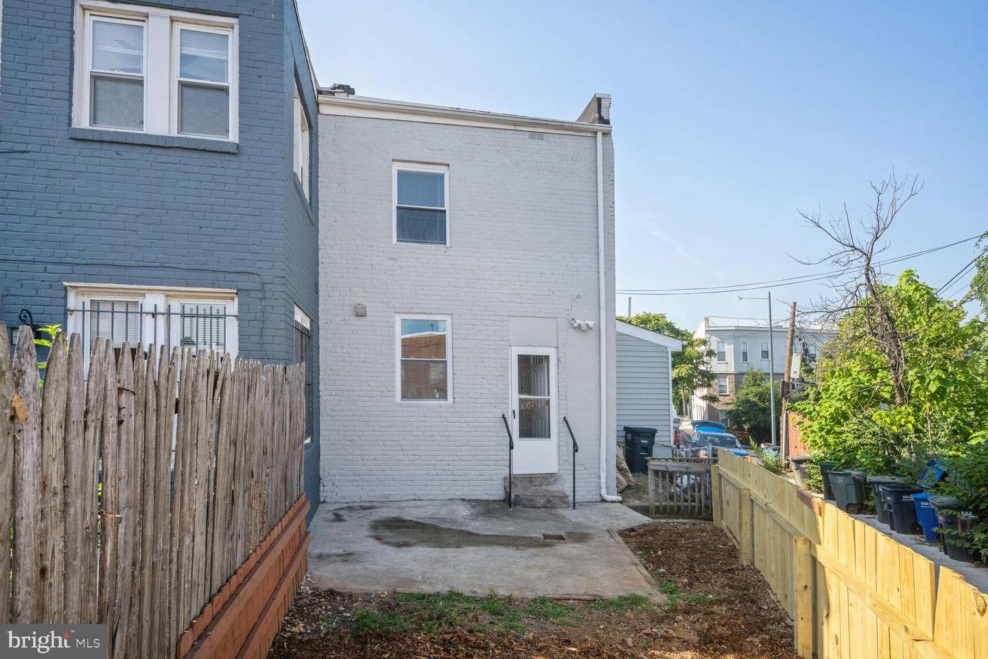 1640 L ST NE, WASHINGTON, District Of Columbia 20002, 3 Bedrooms Bedrooms, ,2 BathroomsBathrooms,Residential,For sale,1640 L ST NE,DCDC2212692 MLS # DCDC2212692