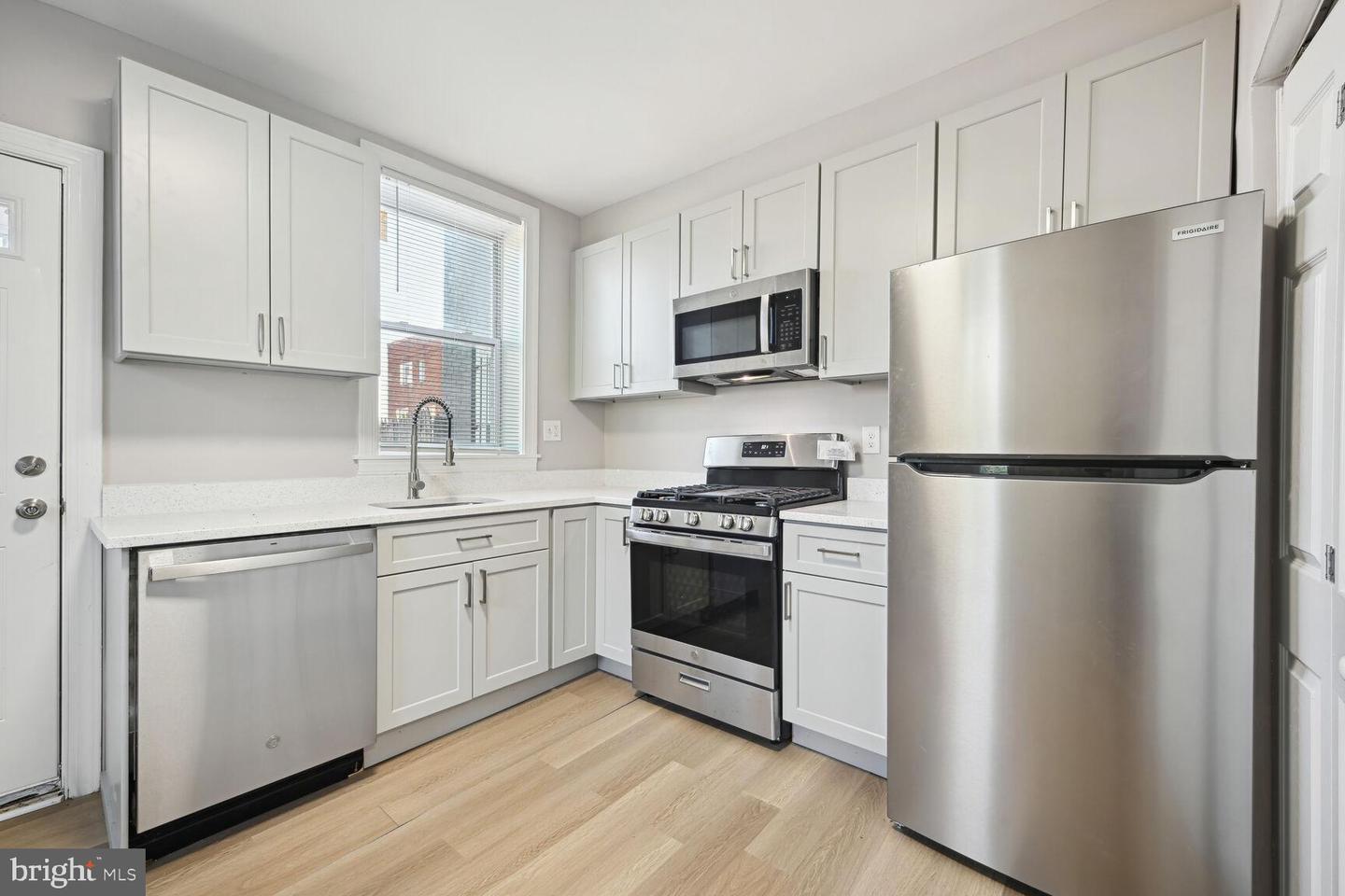 1640 L ST NE, WASHINGTON, District Of Columbia 20002, 3 Bedrooms Bedrooms, ,2 BathroomsBathrooms,Residential,For sale,1640 L ST NE,DCDC2212692 MLS # DCDC2212692