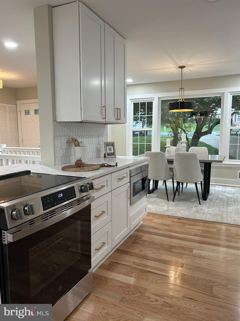 8108 KINGS POINT, SPRINGFIELD, Virginia 22153, 4 Bedrooms Bedrooms, ,3 BathroomsBathrooms,Residential,For sale,8108 KINGS POINT,VAFX2258524 MLS # VAFX2258524