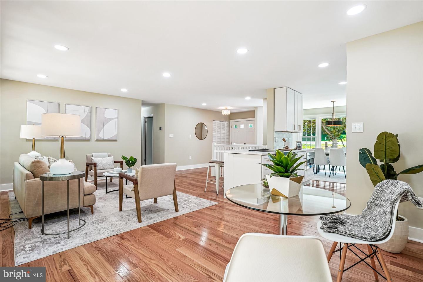 8108 KINGS POINT CT., SPRINGFIELD, Virginia 22153, 4 Bedrooms Bedrooms, ,3 BathroomsBathrooms,Residential,For sale,8108 KINGS POINT CT.,VAFX2258524 MLS # VAFX2258524