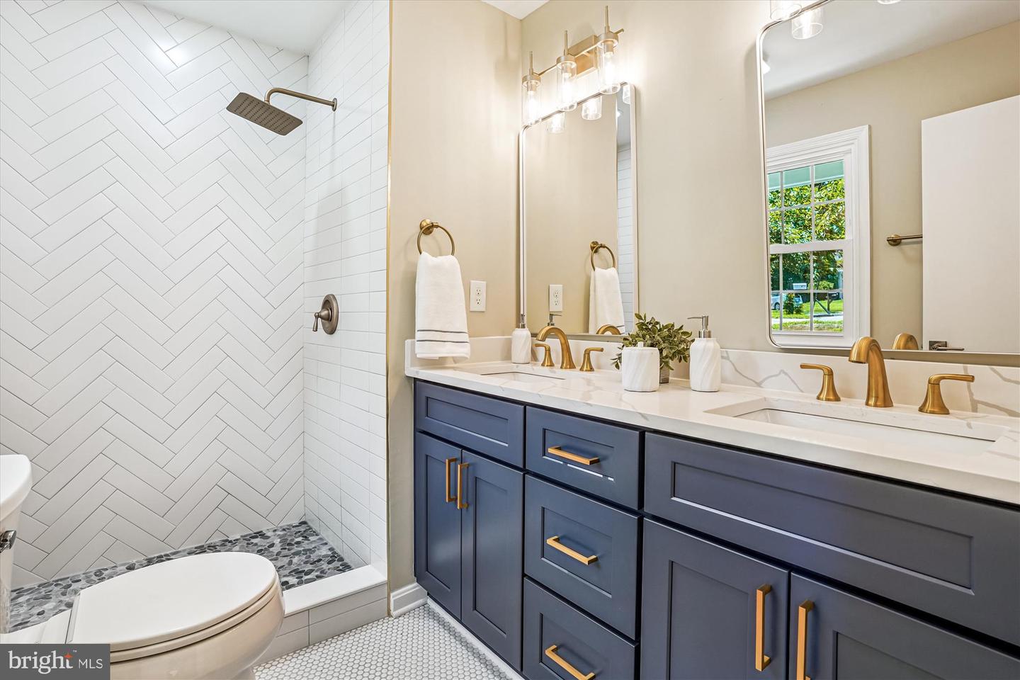 8108 KINGS POINT CT., SPRINGFIELD, Virginia 22153, 4 Bedrooms Bedrooms, ,3 BathroomsBathrooms,Residential,For sale,8108 KINGS POINT CT.,VAFX2258524 MLS # VAFX2258524